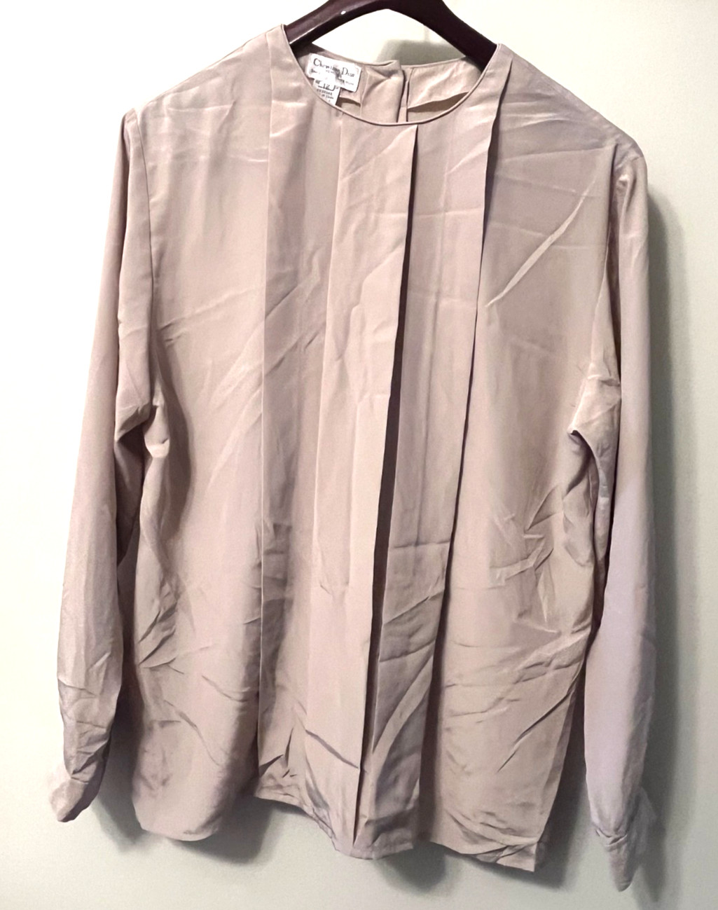 VINTAGE 70s CHRISTIAN DIOR BEIGE PLEATED BACK BUTTON BLOUSE SHIRT TOP WOMEN’S 12