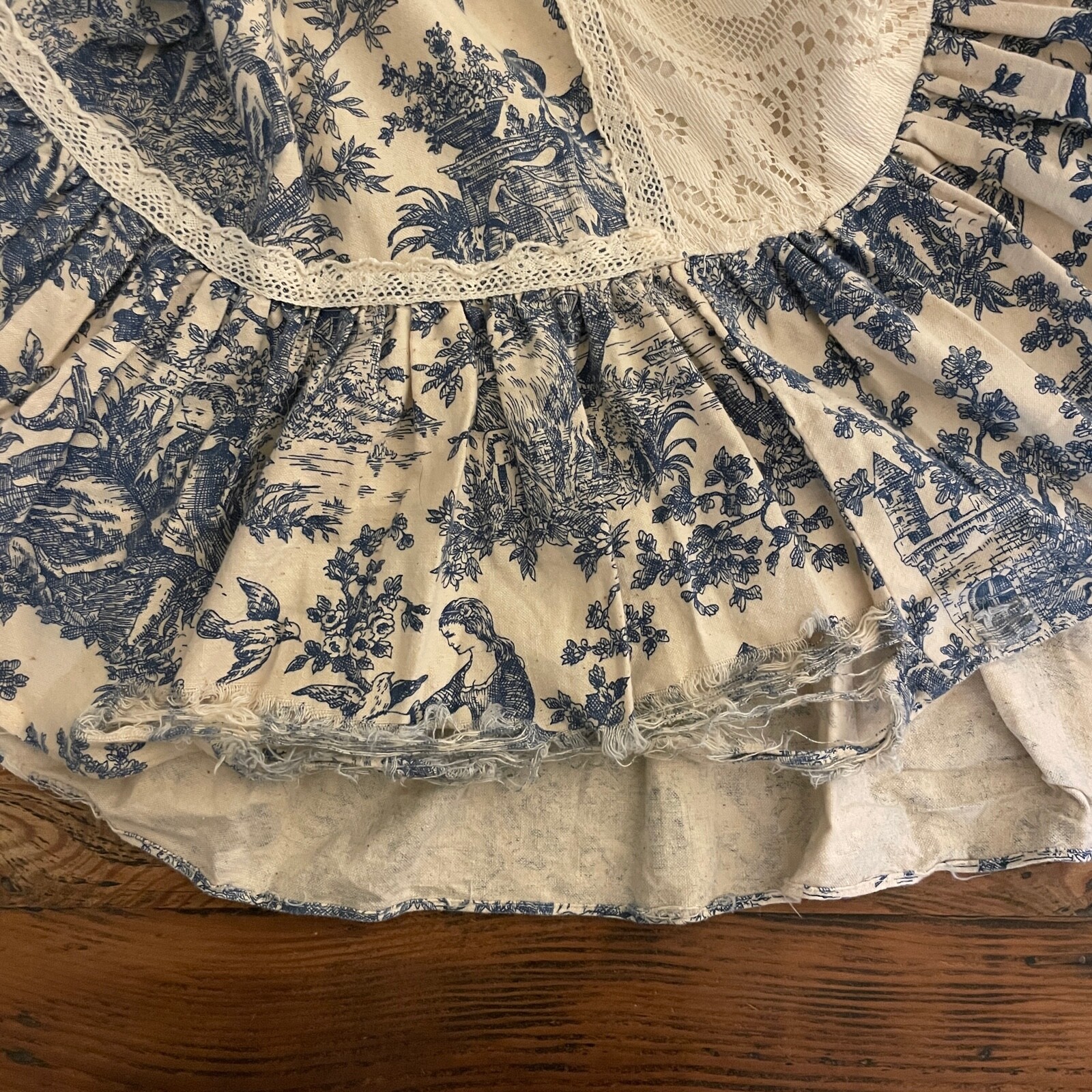 RARE Vintage 1970’s Gunne Sax Jessica Mcclintock Toile De Jouy Dress, stunning!!