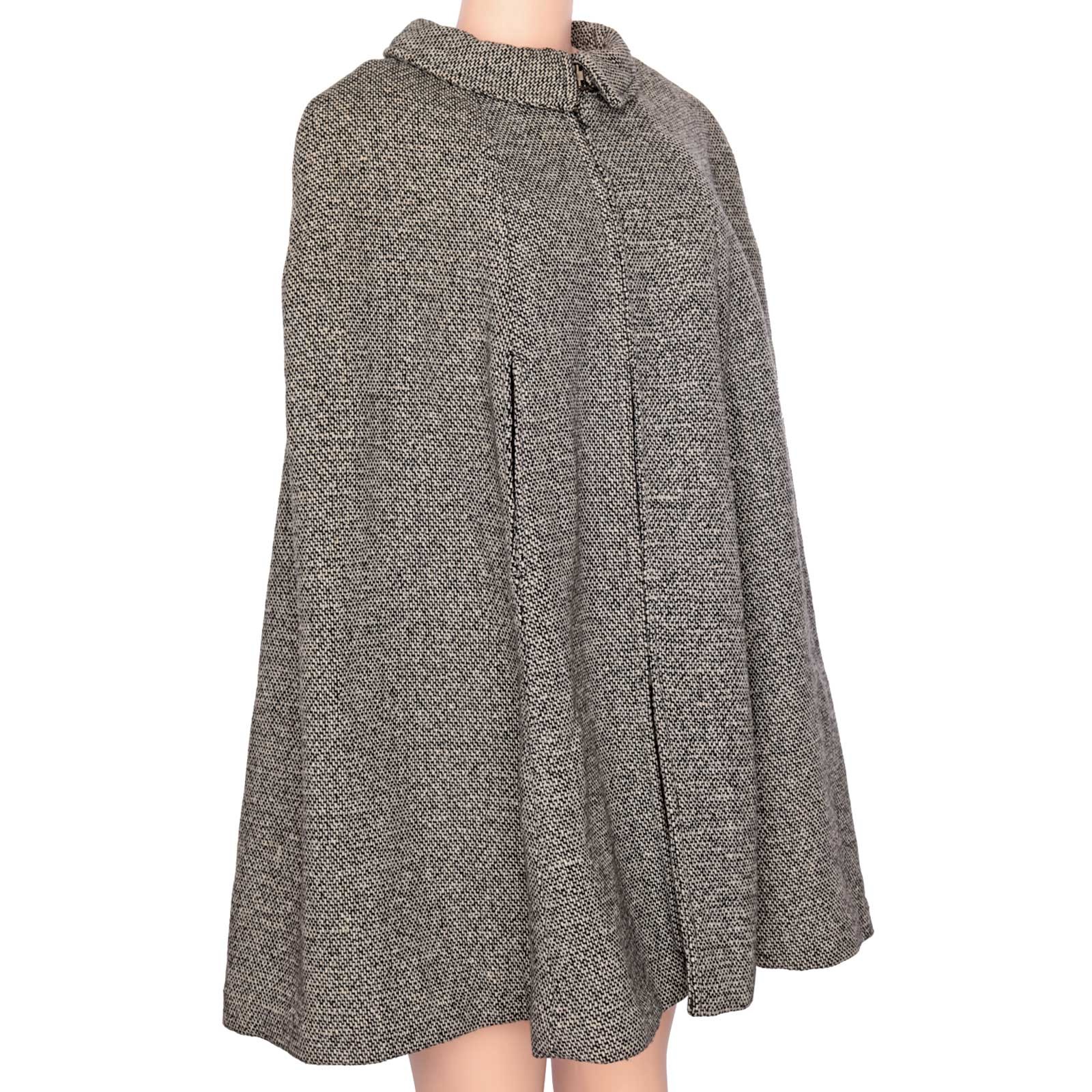1970s Vintage Black/White Wool Tweed Cape Cloak Faux Sherpa Lining Fall S/M/L