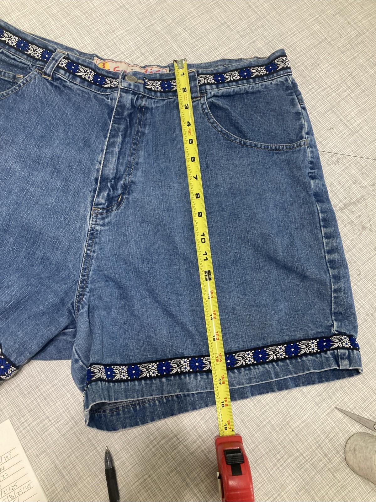 Vintage 90s Frantic Jeans Women’s Denim Mom Shorts Embroidered Trim Plus Size 18
