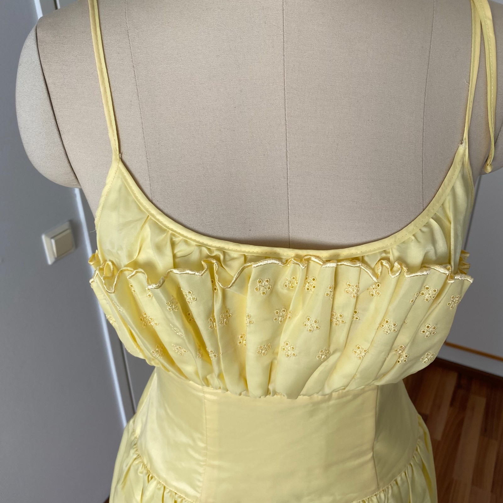 1980s Spaghetti Straps Ruffle Midi Dress Yellow Tiered Romantic Cottagecore EU36