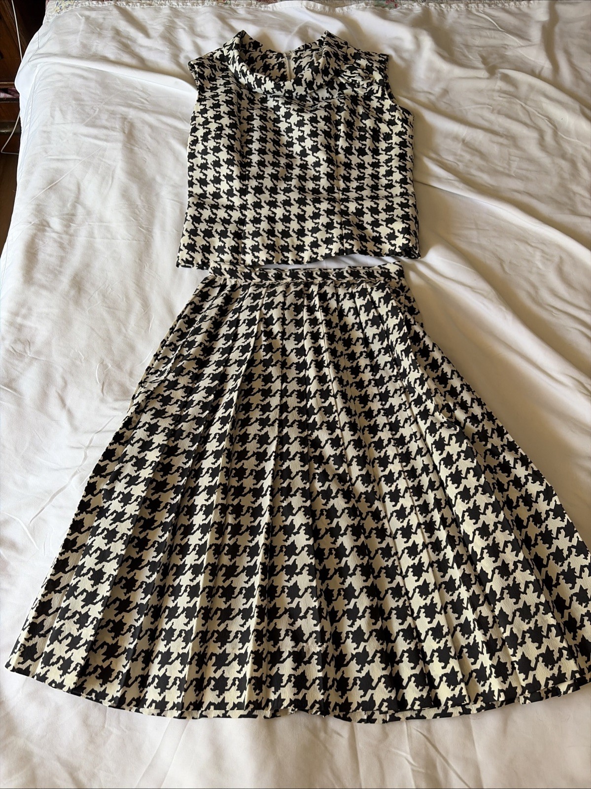 Vintage Saks 5th Ave 60s Houndstooth 2 Piece Skirt Suit Women’s SZ XS