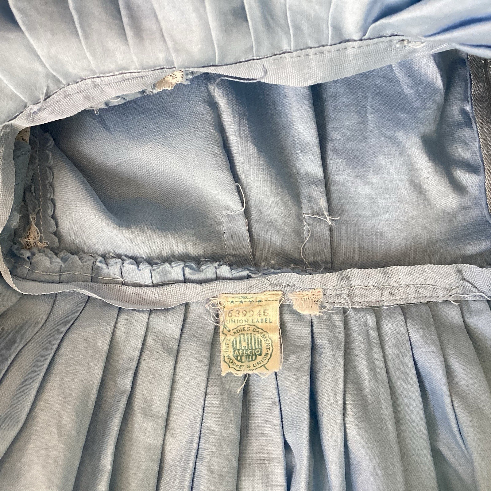 Vintage R & K Originals Blue and White Cap Sleeved Pleated A-Line Dress w/Lace