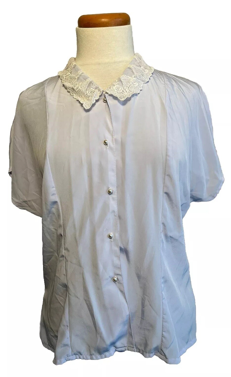 Vintage Pale Lilac Blouse Pearl Buttons Cap Sleeve Lace Collar