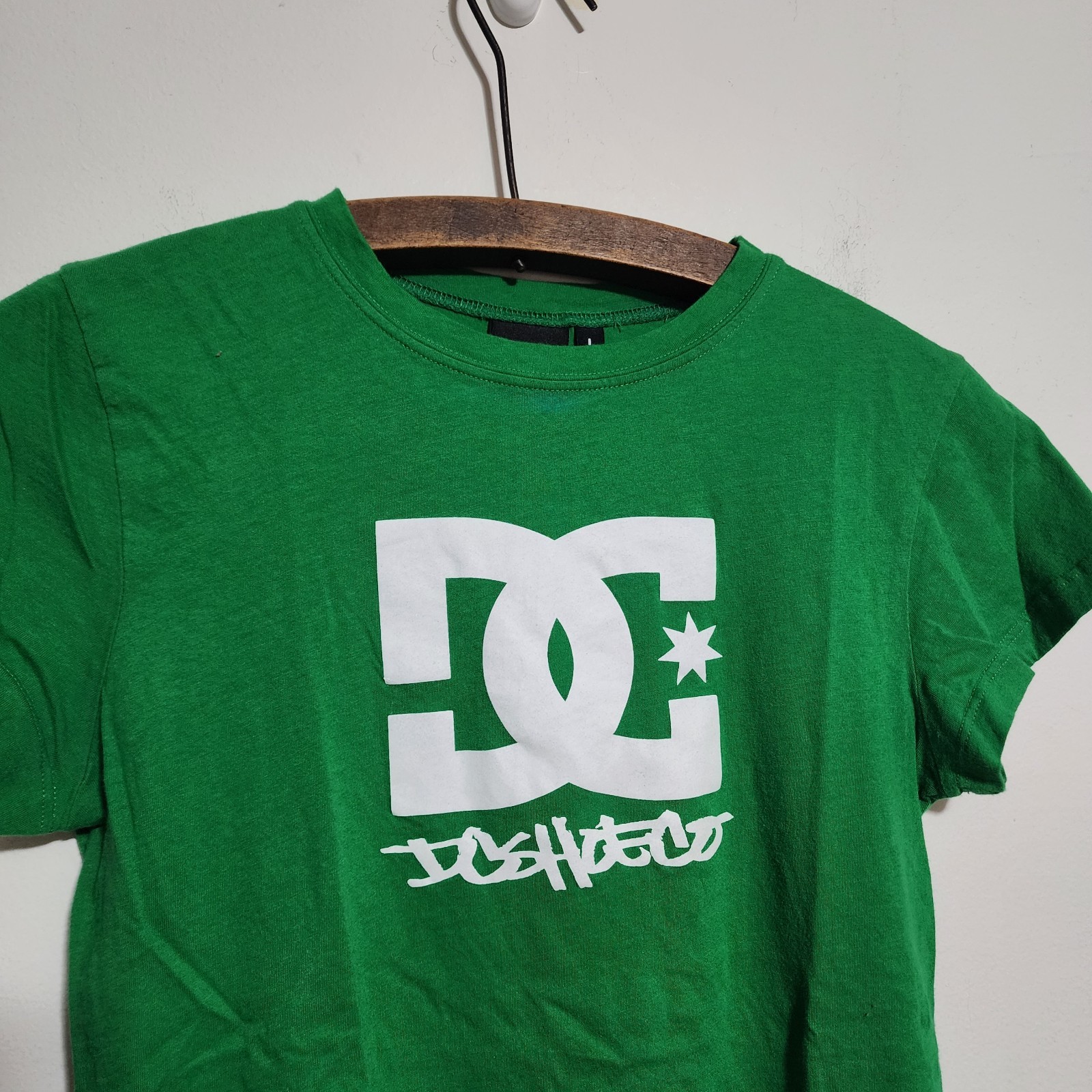 VTG 90s DC Shoes Babydoll T Shirt Made in USA Kelly Green Fitted Y2K Skate…