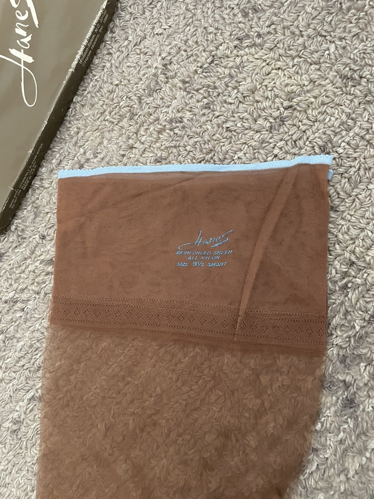 2 Pr Vintage Box Hanes Flat Knit Barely There garter Stockings 9 1/2 Short