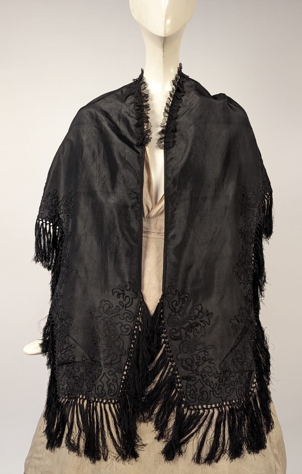 CIVIL WAR 1850’S BLACK SILK TAFFETA MOURNING MANTLE CAPE W SOUTACHE FOR DRESS