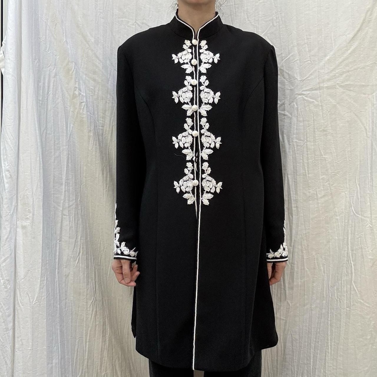 Black And White Embroidery Cheongsam Style Trench Coat VTG 90s SL Fashions M/L