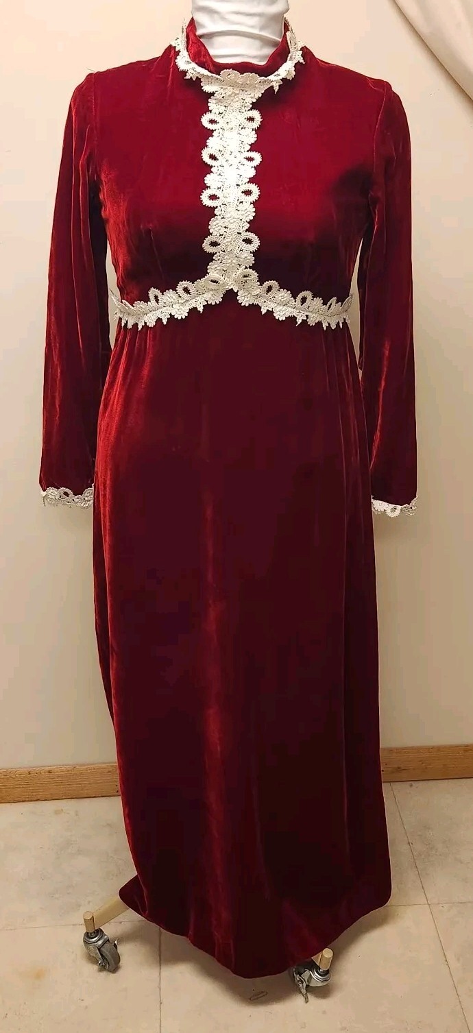 Vntg 1960s Burgundy/Red Maxi Dress*Empire Waist w/Lace Trim*True Velvet*Gd Cond