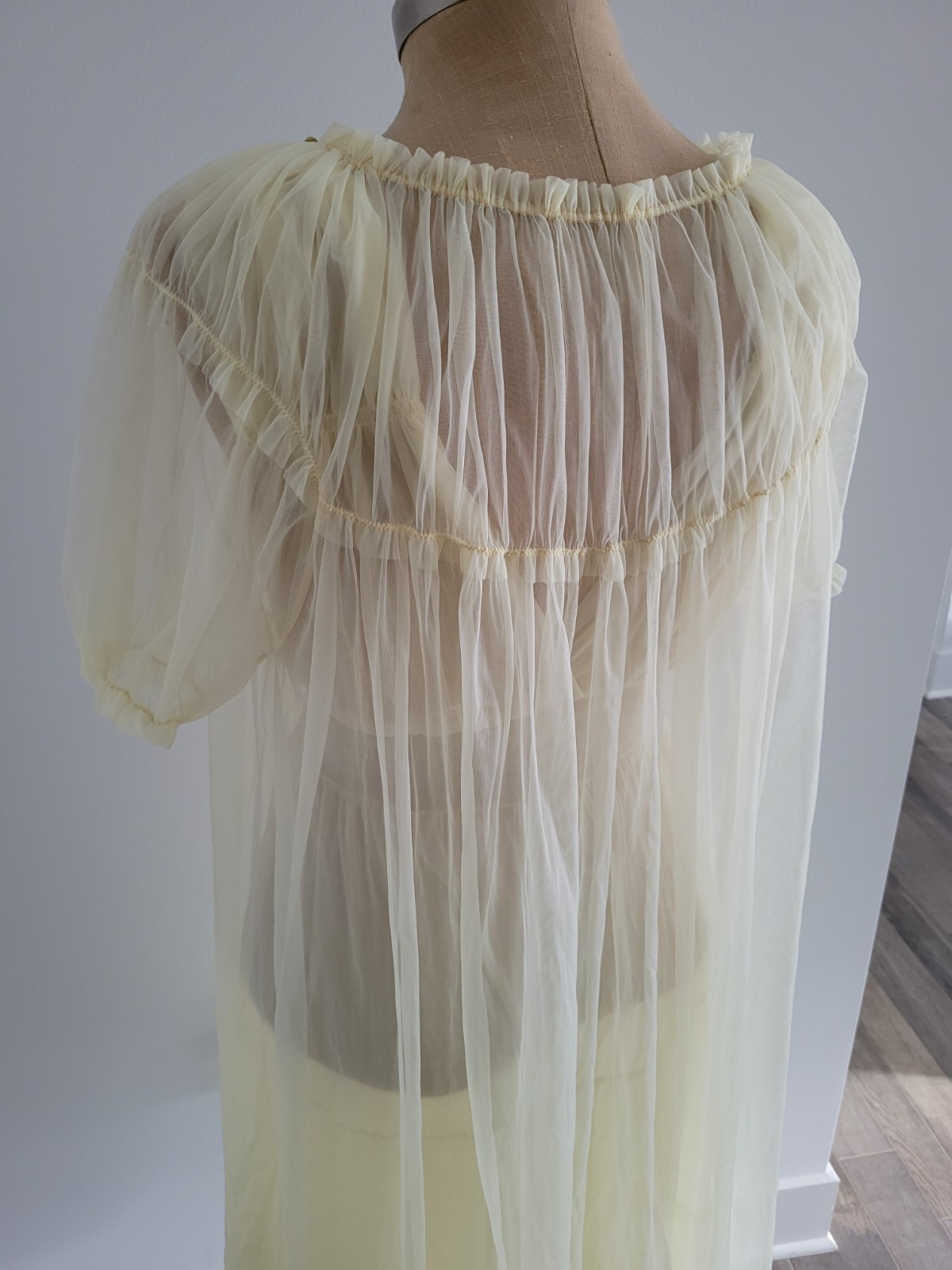 Vintage Amourelle Peignoir Set Babydoll Sheer Yellow Chiffon Nightgown Robe S