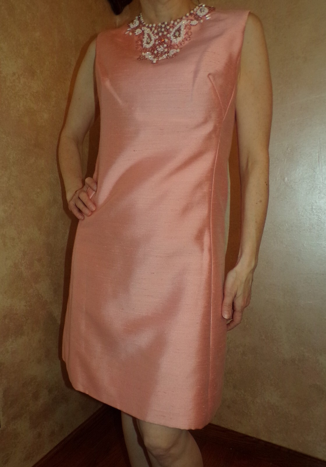 Vintage Jackie O 1960’s Shift Party/Cocktail Dress Pale Peach Beaded Neckline M