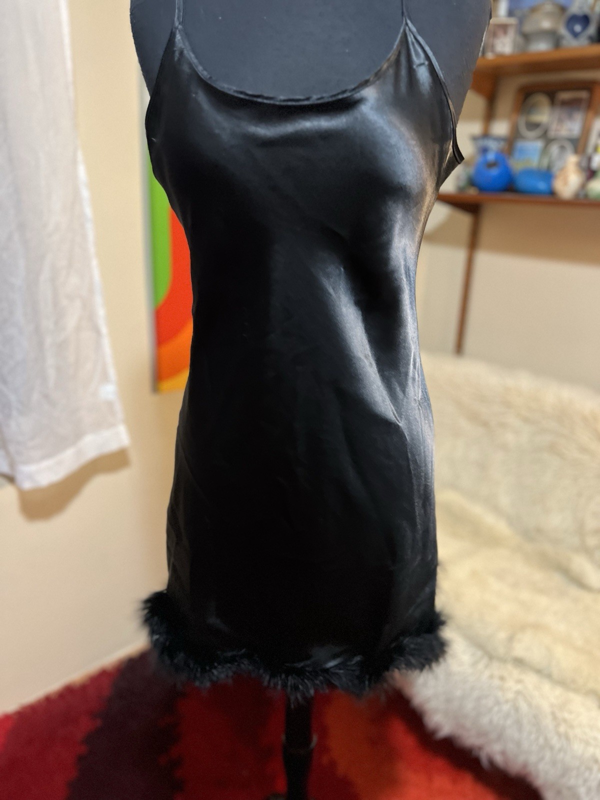 Vtg Gilligan & OMalley Gold Label Gloss Satin Faux Fur Trim Slip Dress Y2K Black
