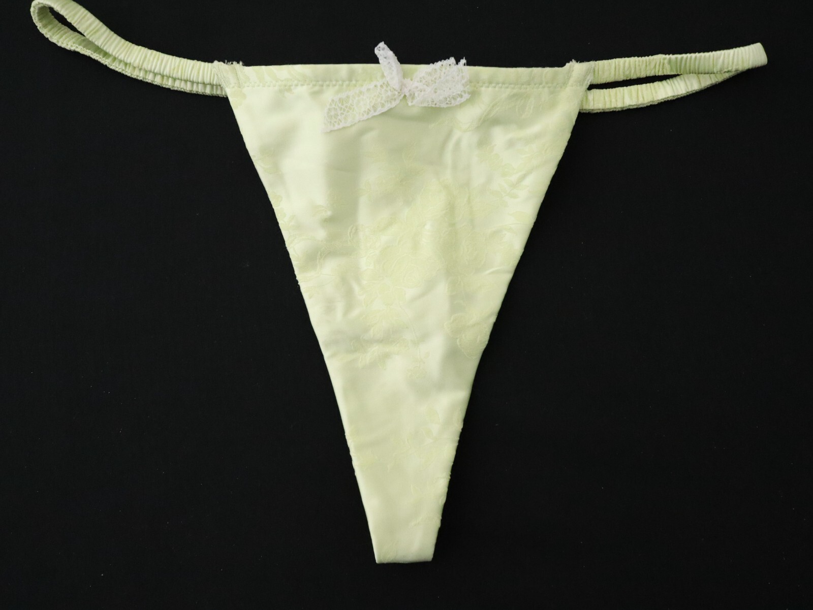 Vintage 2009 Victoria’s Secret Satin Floral V-String Thong Panties MEDIUM