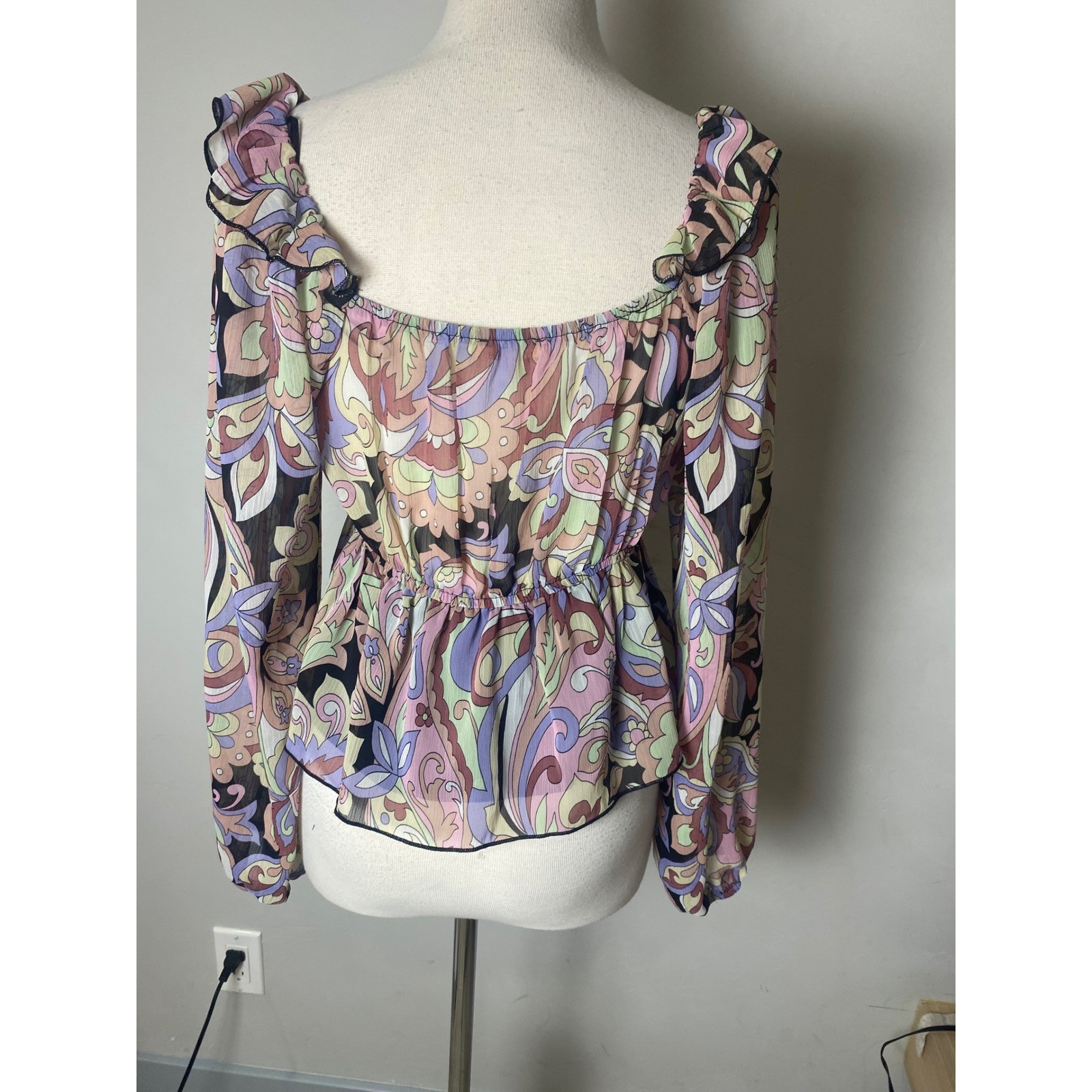 Vintage 90’s Y2K Evolutionary Ruffled Cropped Shirt Women’s M