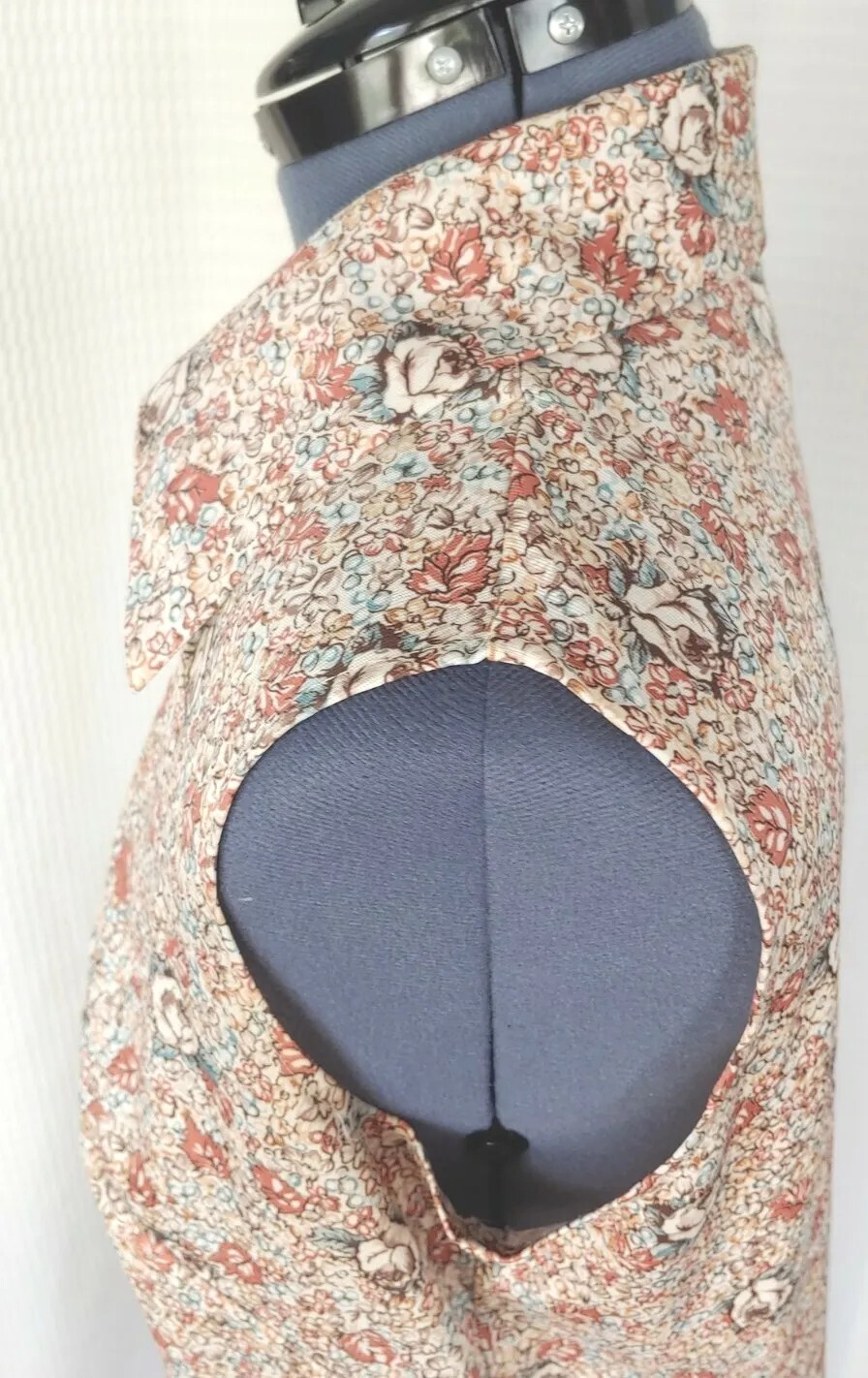 Vintage Brown/Rust/Blue Floral Sleeveless Top with Collar 40″ Bust Sz LG?