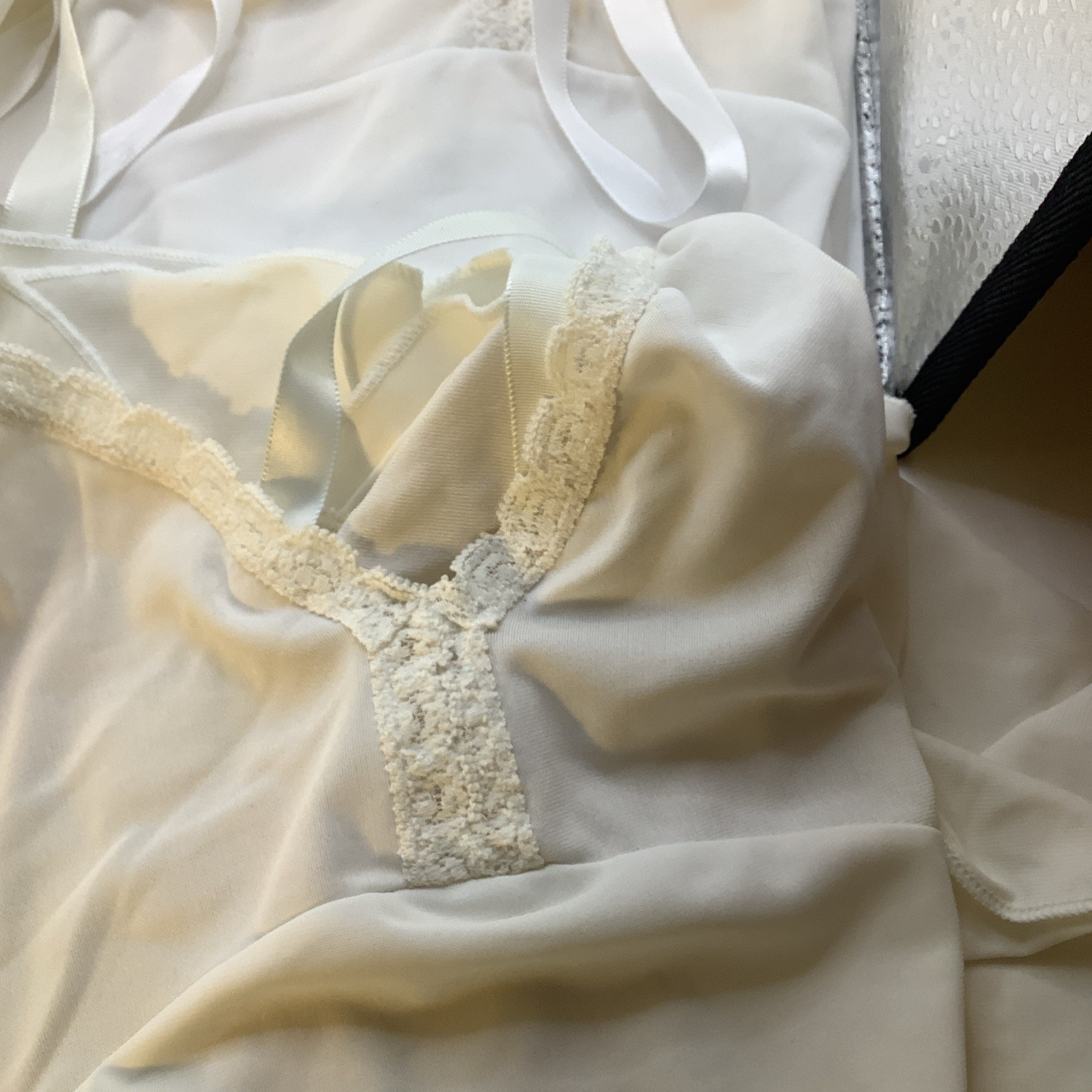 Lot Of 4 Vintage Shadow Line Camisole/3 Ivory, 1 White Sz 40