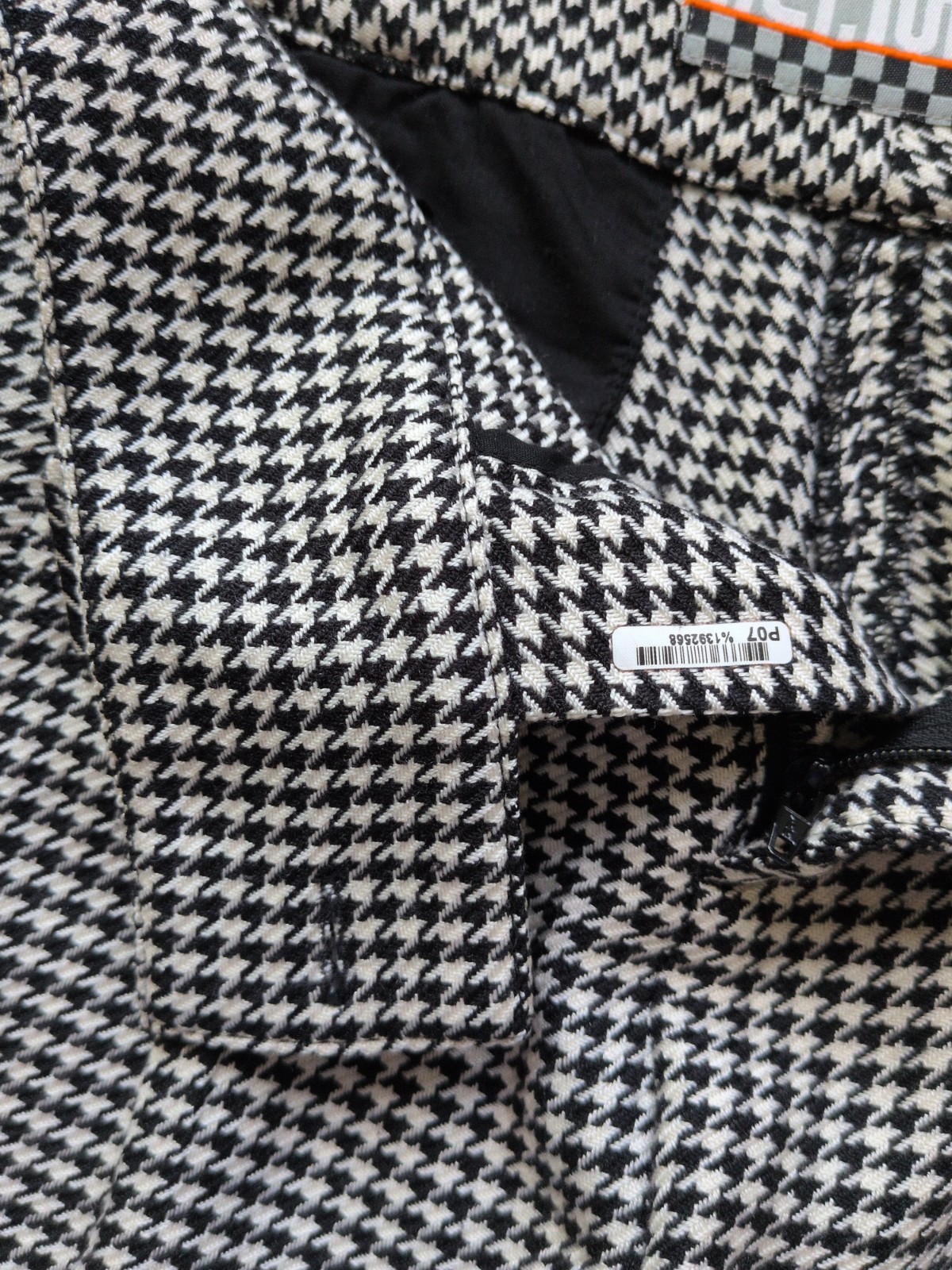 Rare L.A.M.B. Spring 2008 Silk/Wool Houndstooth Pleated Shorts Size 4 Runway Y2K