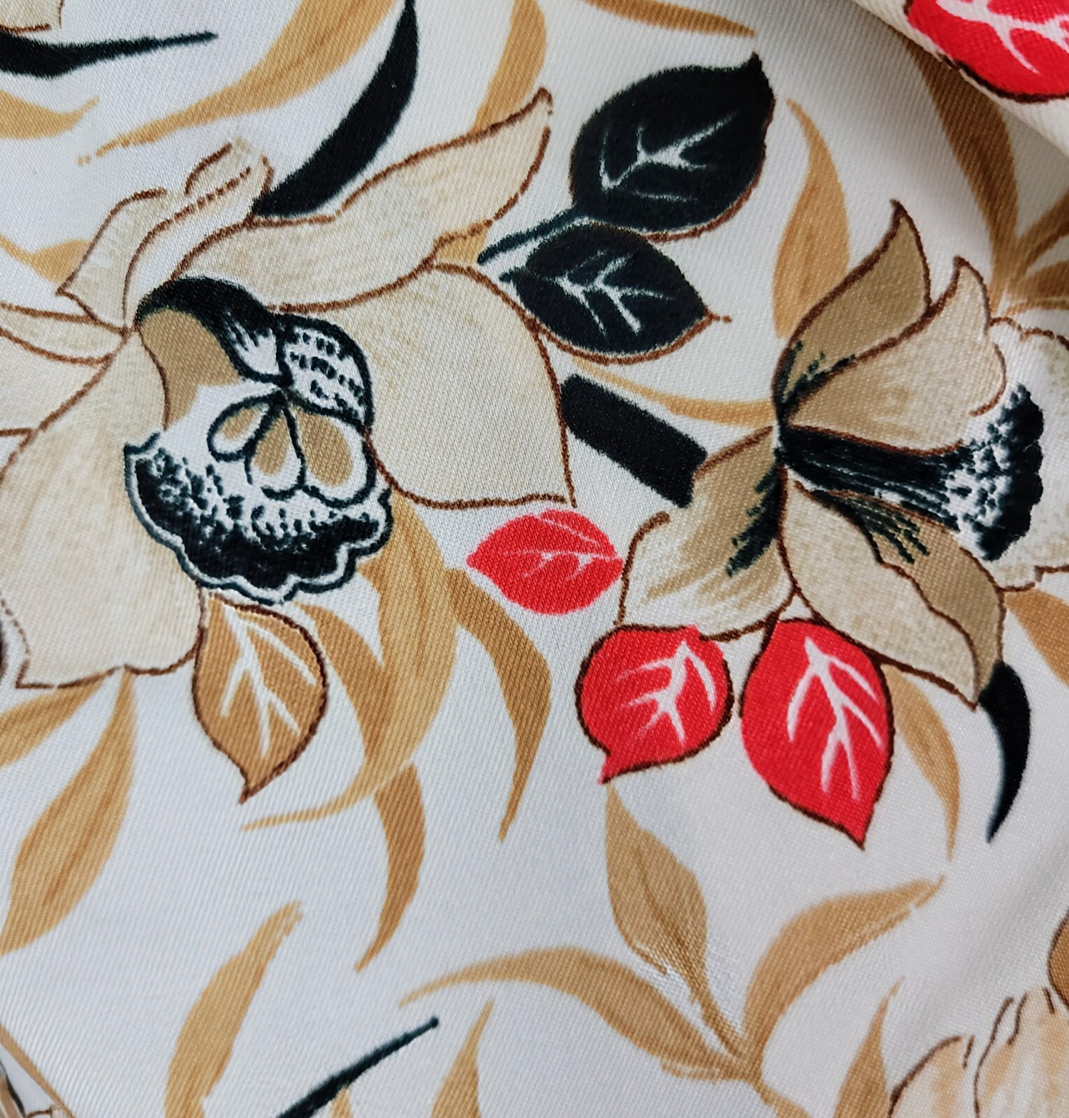 Vintage Levi Strauss Cream Blouse w Tan/Black/Red Florals Size 6