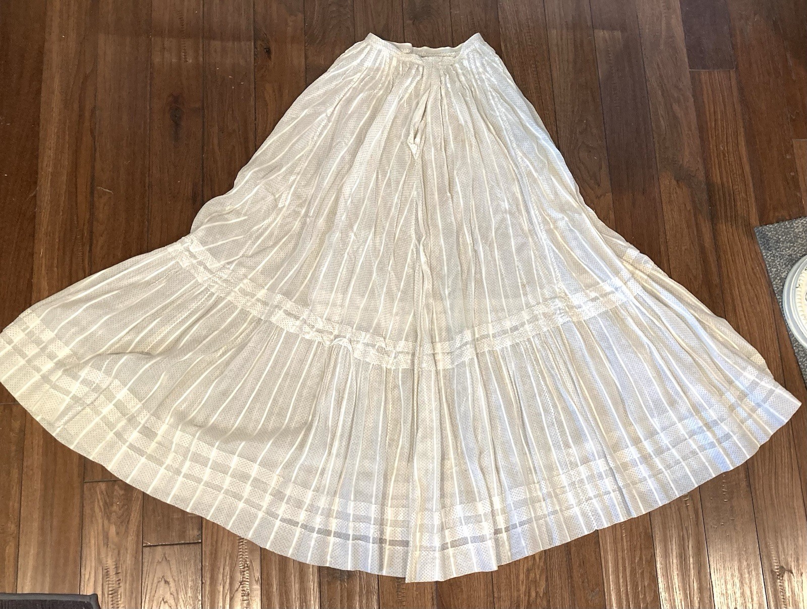 Vintage 1900s 1910s Victorian 2 pc dress thin cotton w dots pin tucks W 22