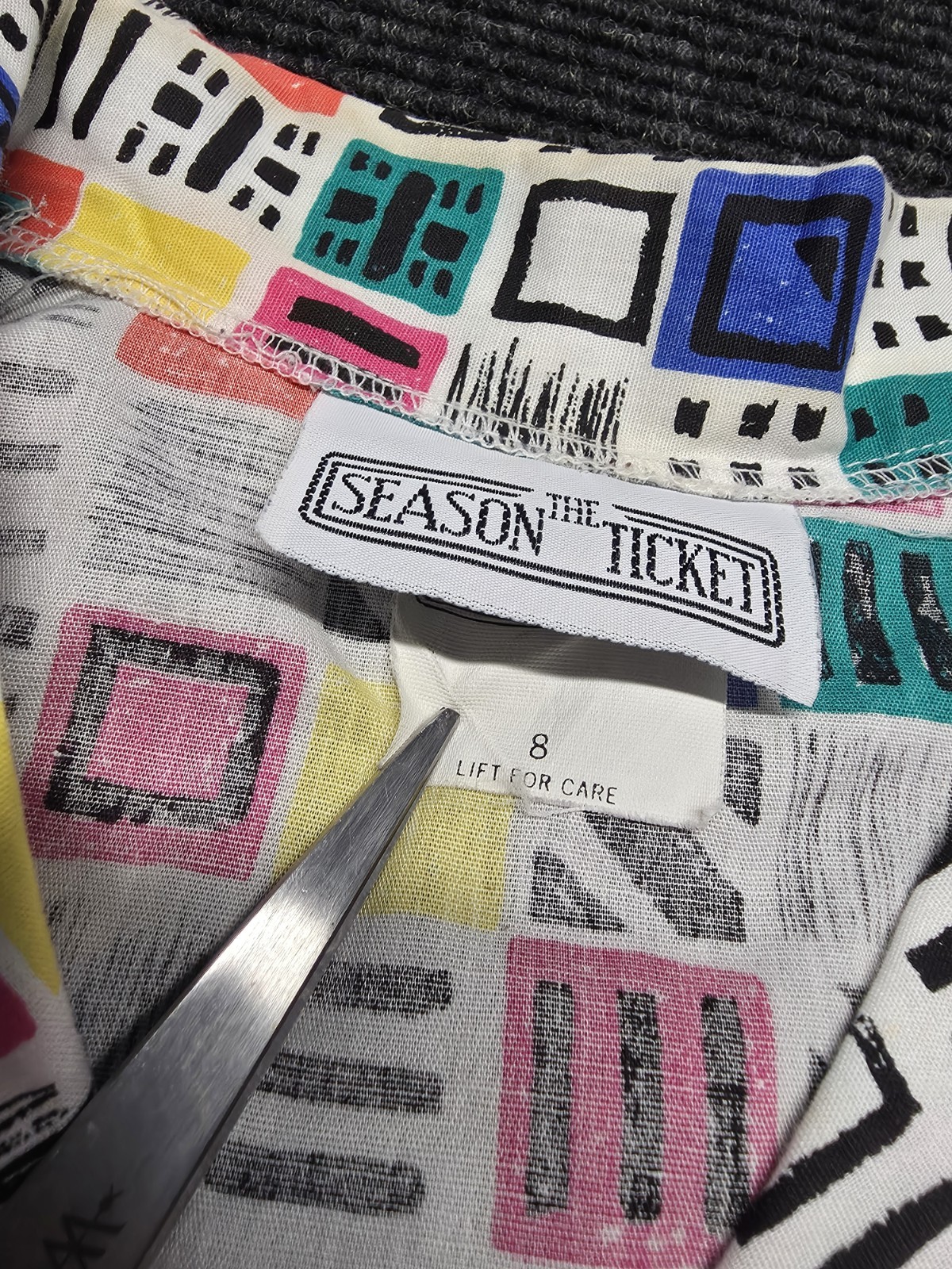 Vintage 1980s The Season Ticket Colorful Abstract Women’s Button Up Shirt Size 8
