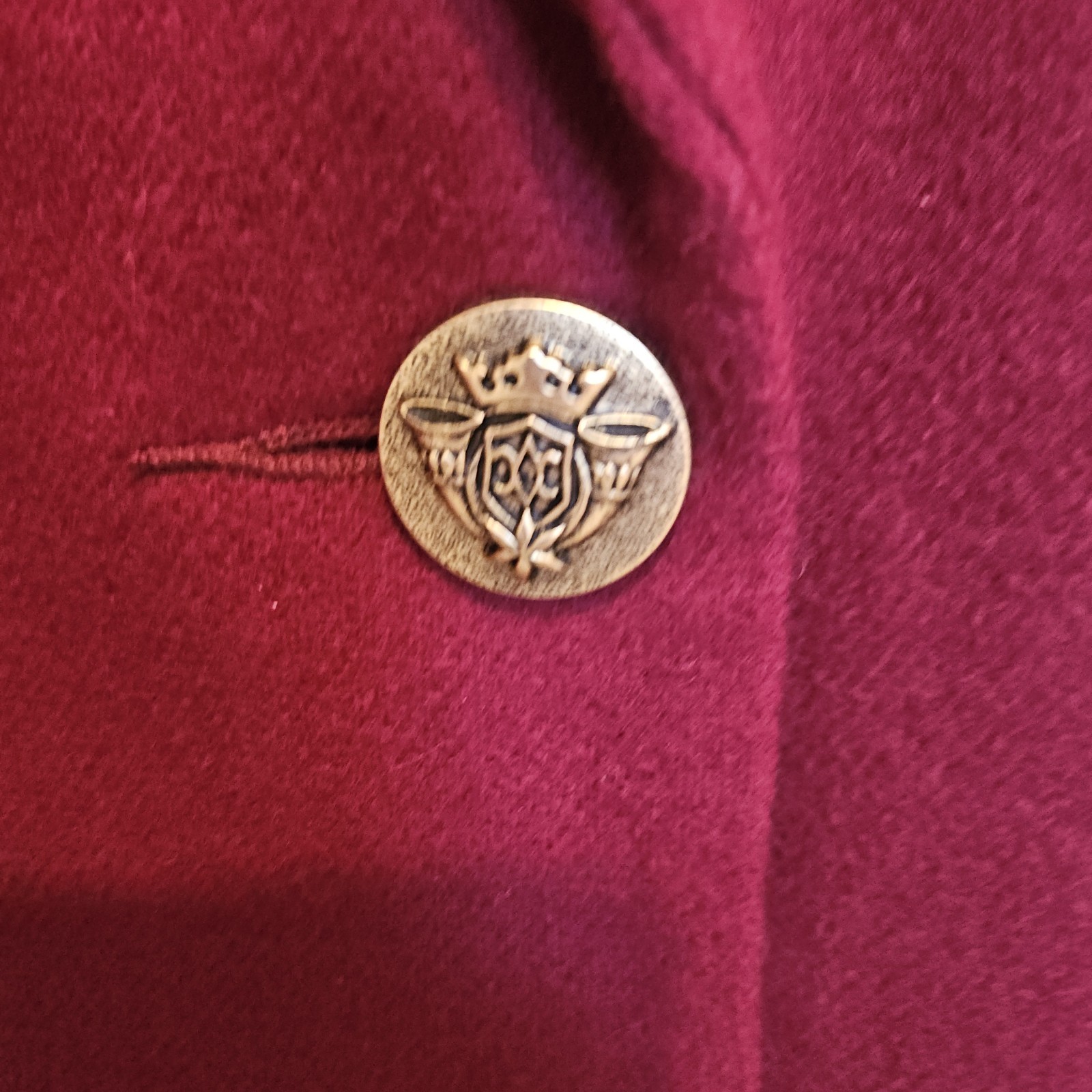 Sag Harbor Burgundy Wool Blend Blazer Women’s Size 12 Gold Crest…