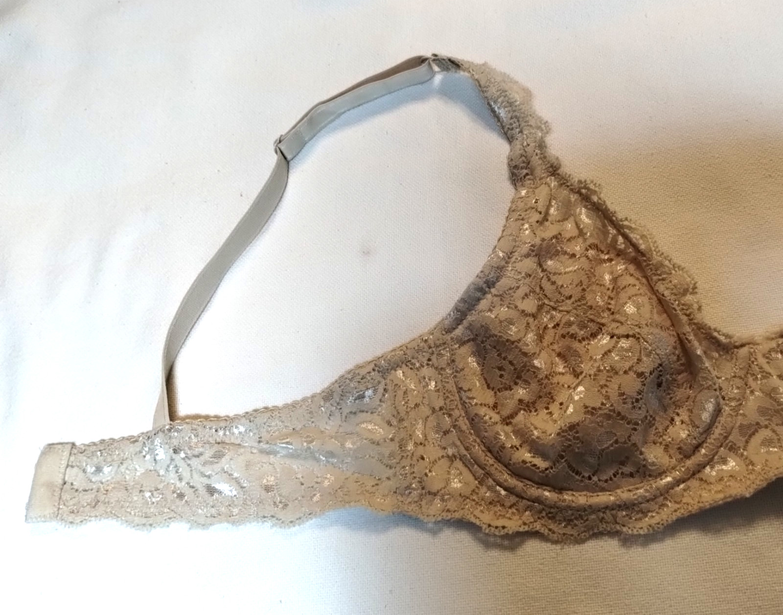 Beautiful Vintage Lacy Bra, 36B, Ivory Underwire Nylon Lace