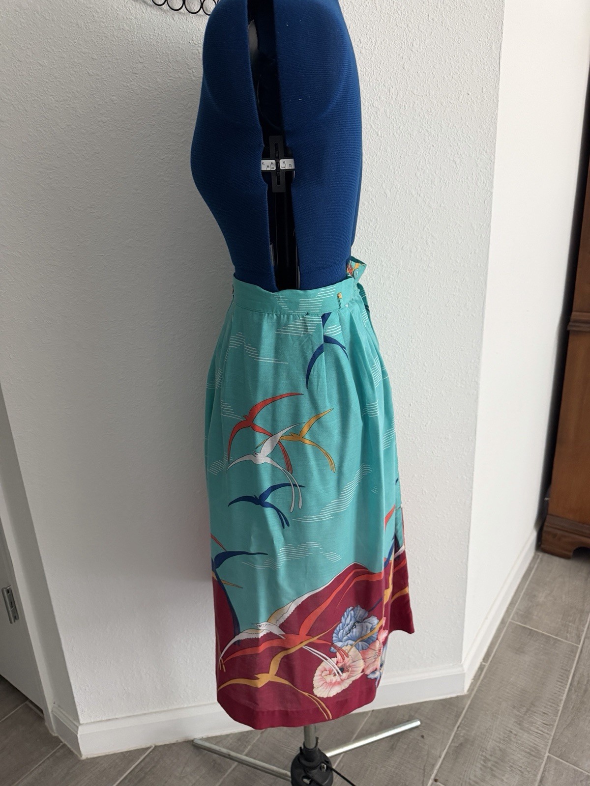Vtg 70’s Women’s High waist Skirt Size 28 Waist Small Birds Flowers Hippie Boho