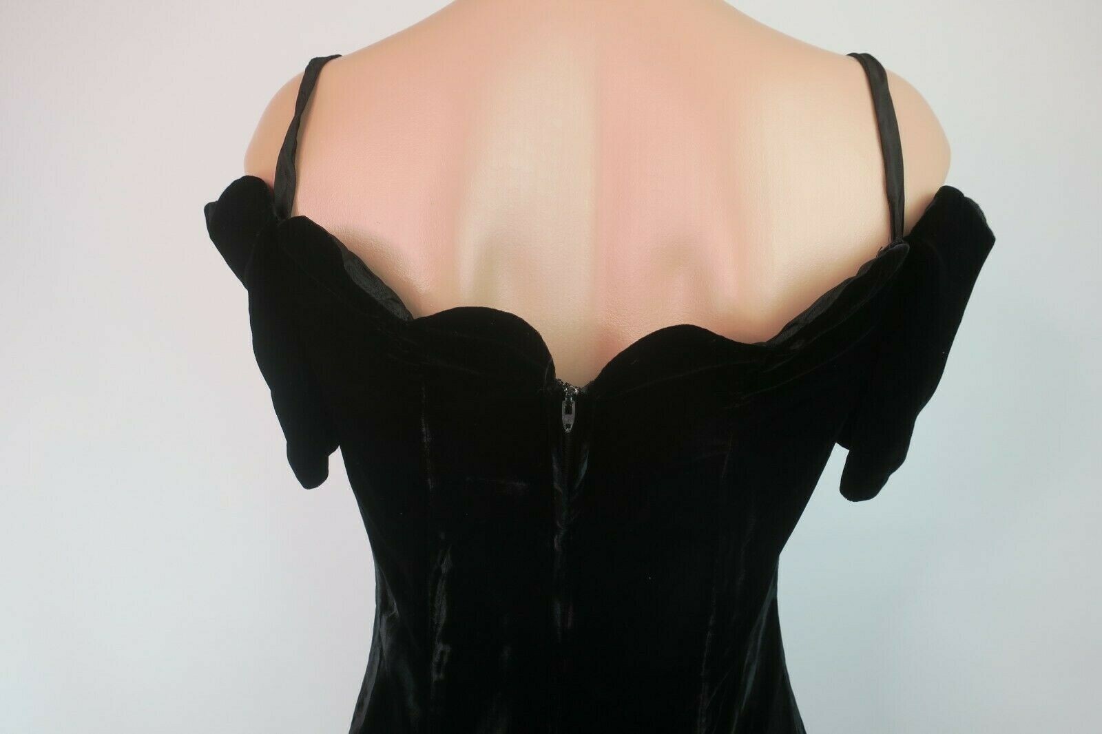 VTG 80s KAREN LUCAS for NIKI Off Shouder Black Velvet Goth Evening PROM Dress M
