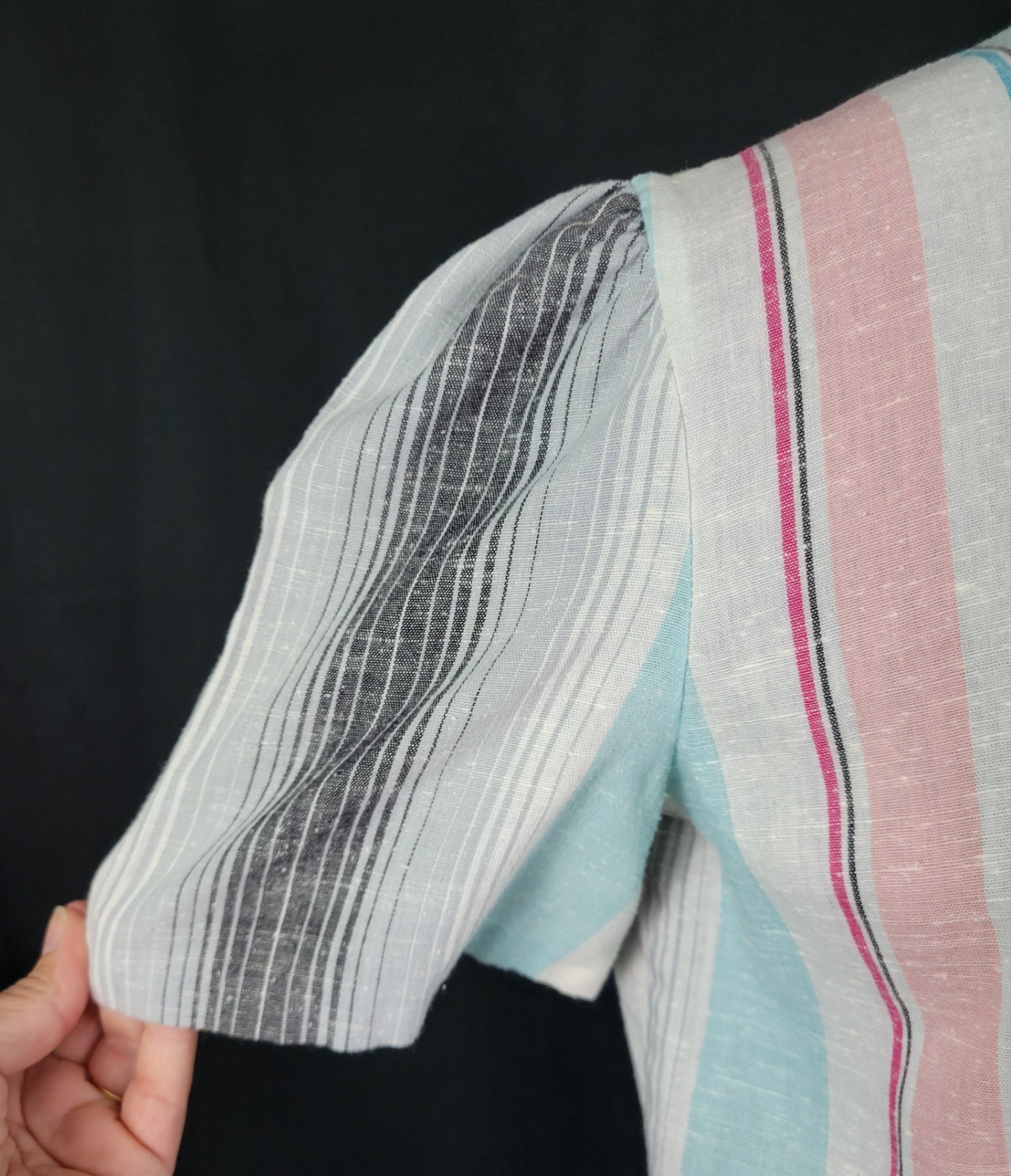 Vtg Lucky Winner White/Blue/Pink/Grey Striped S/S Top w Ruffled Collar Size M?