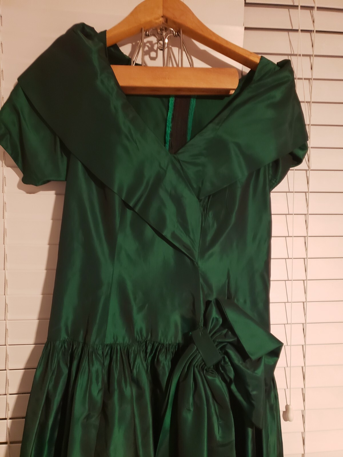 VTG 80s 90s Green Formal PROM off shoulder Dress Gown Sleeves Bow drop Waist