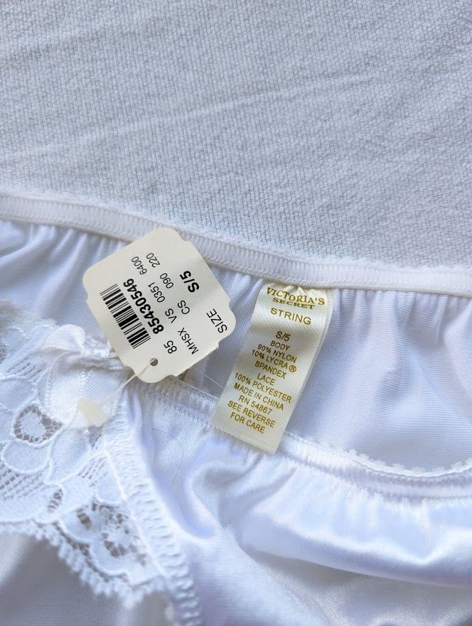Victoria’s Secret Second Skin Panties Size S/5 Vintage Gold Label Bridal String