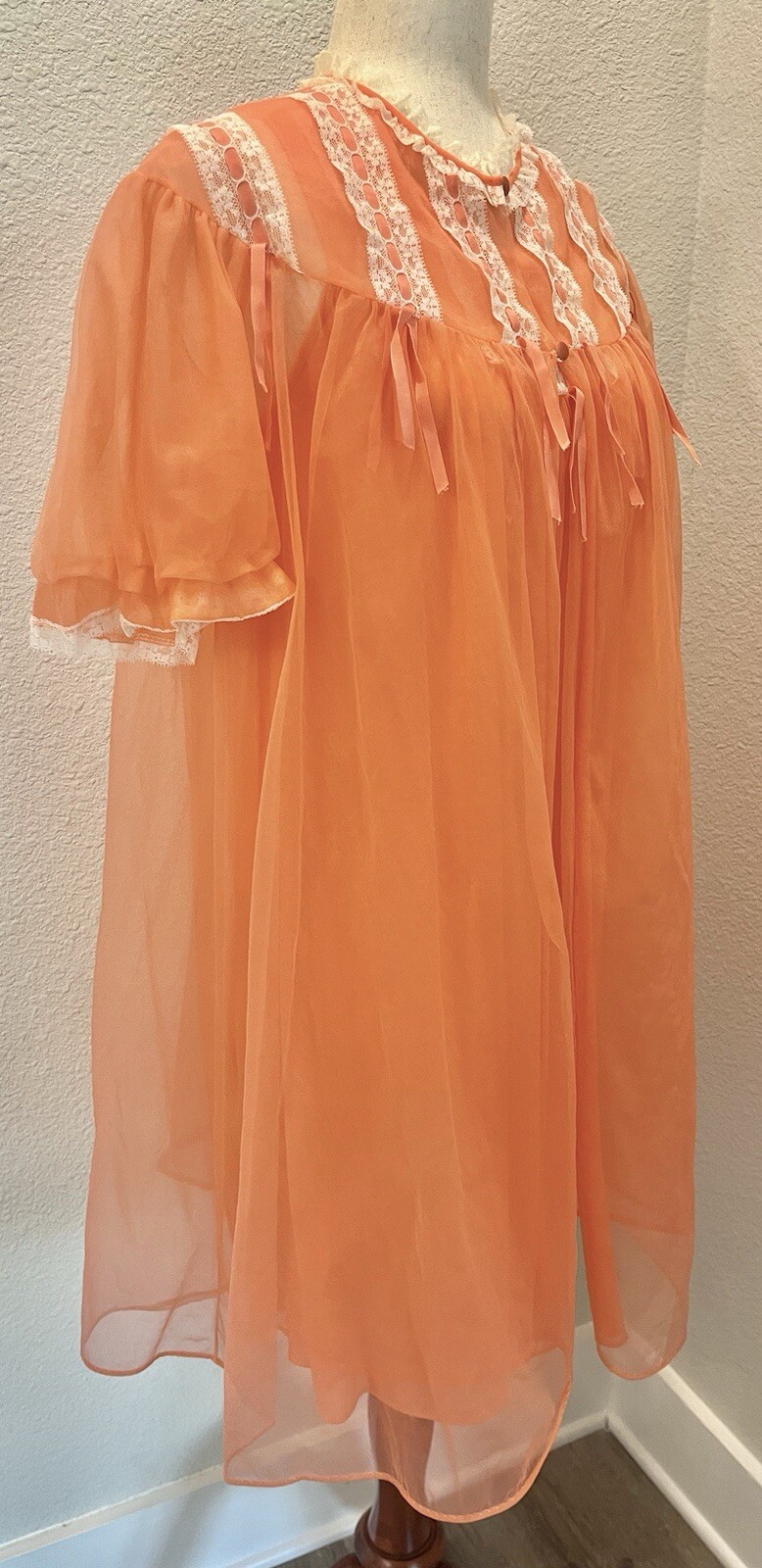 Vintage 1960s Lisette Babydoll Peignoir Set Coral w/ Cream Lace Vintage Sz Small