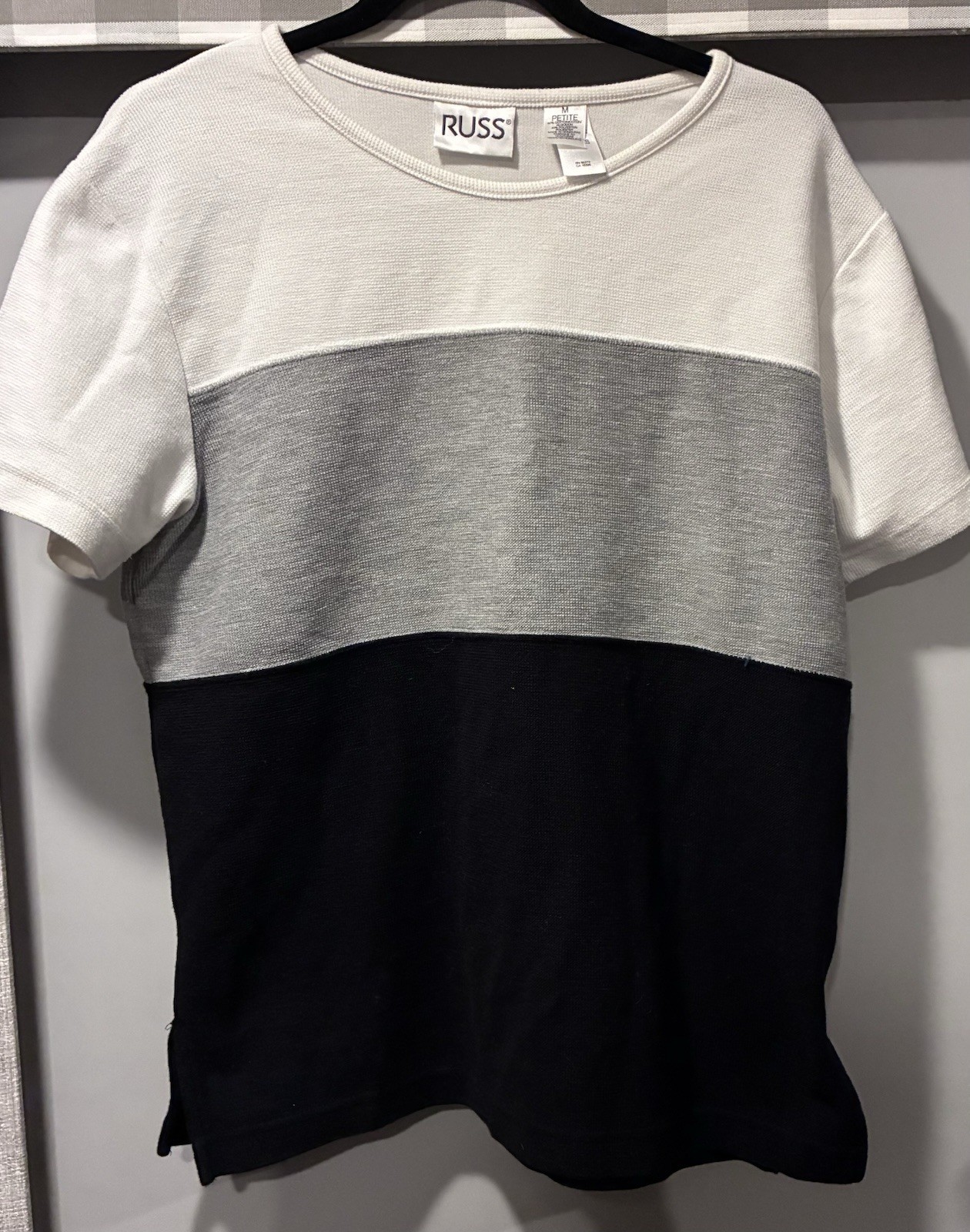 Vtg Russ Color Block Striped Black/Gray/White Sweater Sz M Petite Short Sleeve