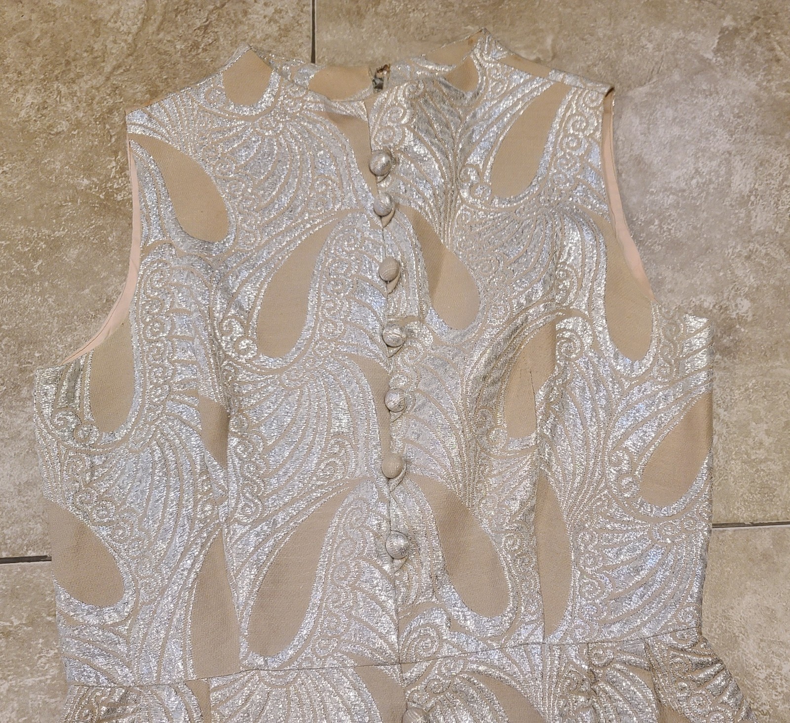 VTG MOD 60 Eve Le Coq Tan Metallic Silver Lame Brocade Paisley Dress Women’s S-M