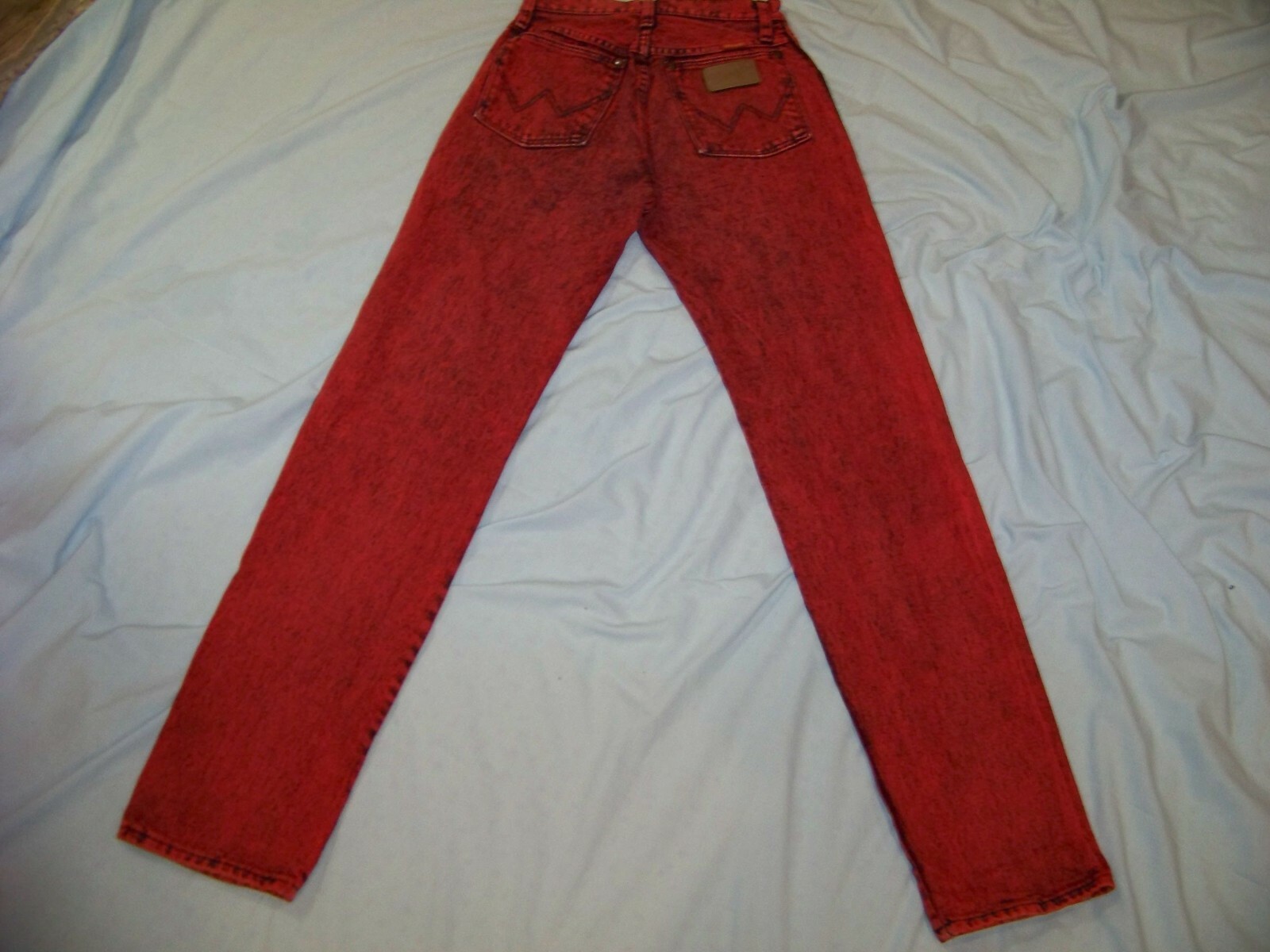 Women’s Wrangler Vintage Jeans – Red Black Acid Wash – 25 x 32
