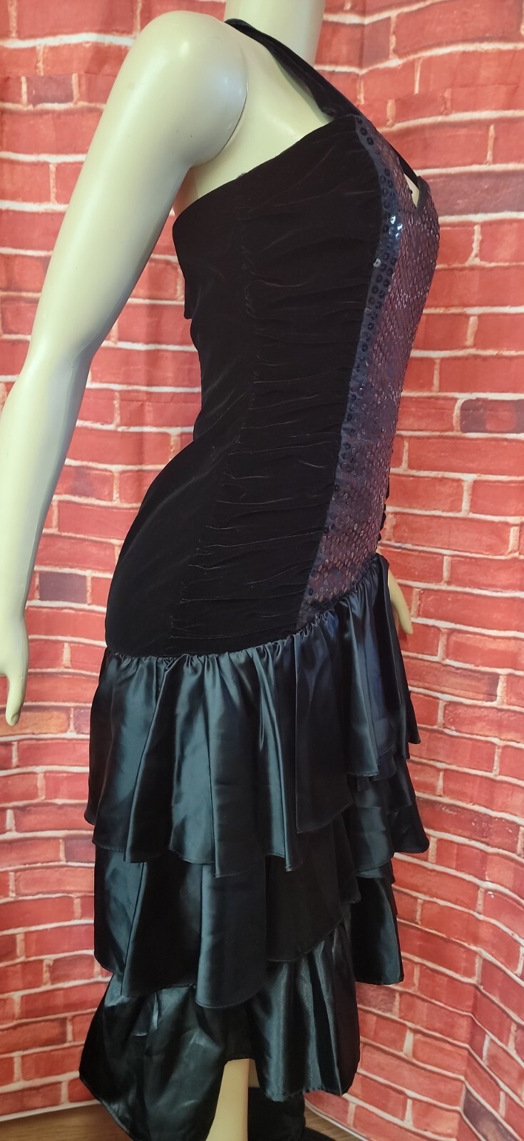 Vintage 80’s ILGWU ZUM ZUM Black Velvet/Satin Sequin Halter Party Dress 9/10 #11