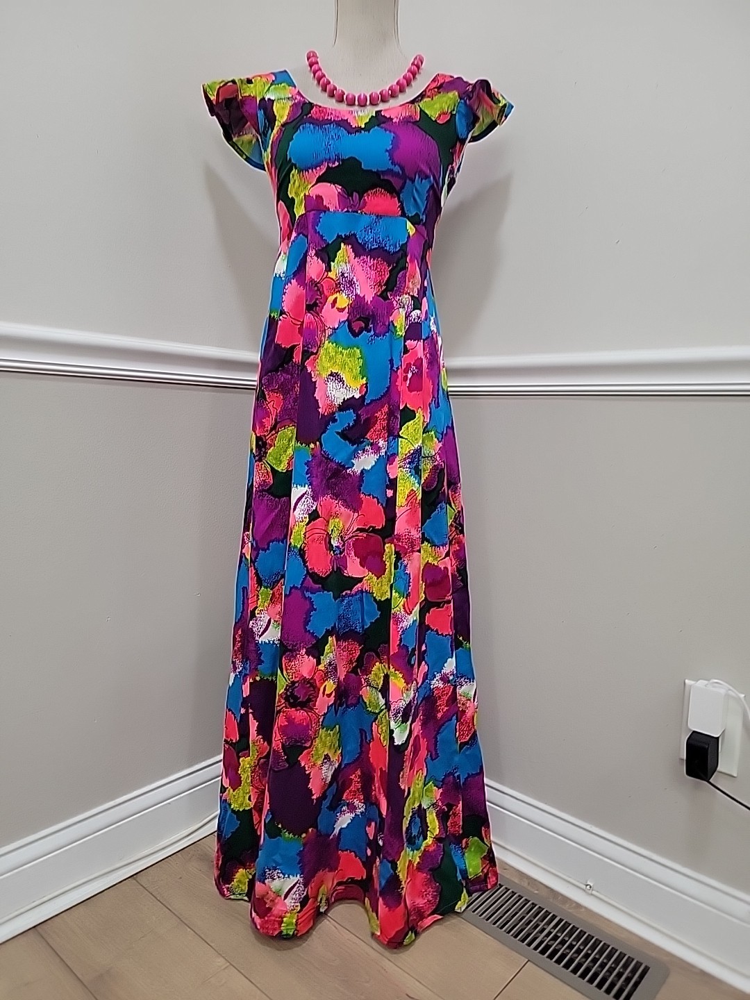 Vintage Psychedelic Tropical Hawaiian Ruffled Sleeves Mumu Maxi Dress