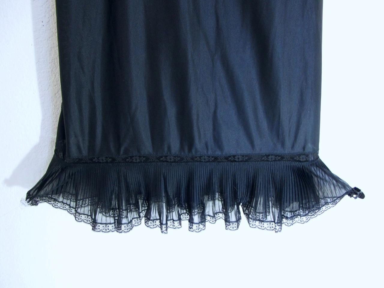 Vintage Youth Form Black Nylon Opaque Full Slip 36 Chiffon Crystal Pleats Ruffle