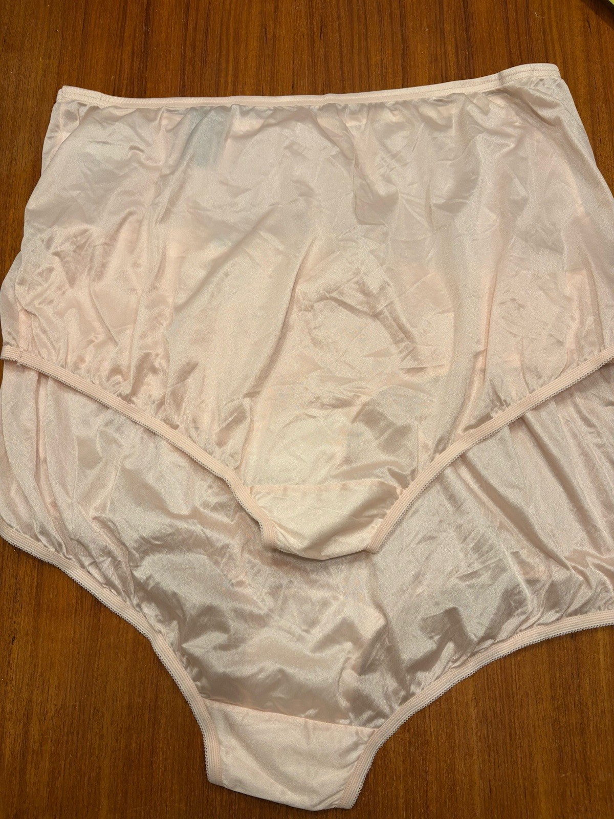2 Pack Vanity Fair Perfectly Yours Ravissant Briefs Size 12 / 5XL NWT Multi Pink