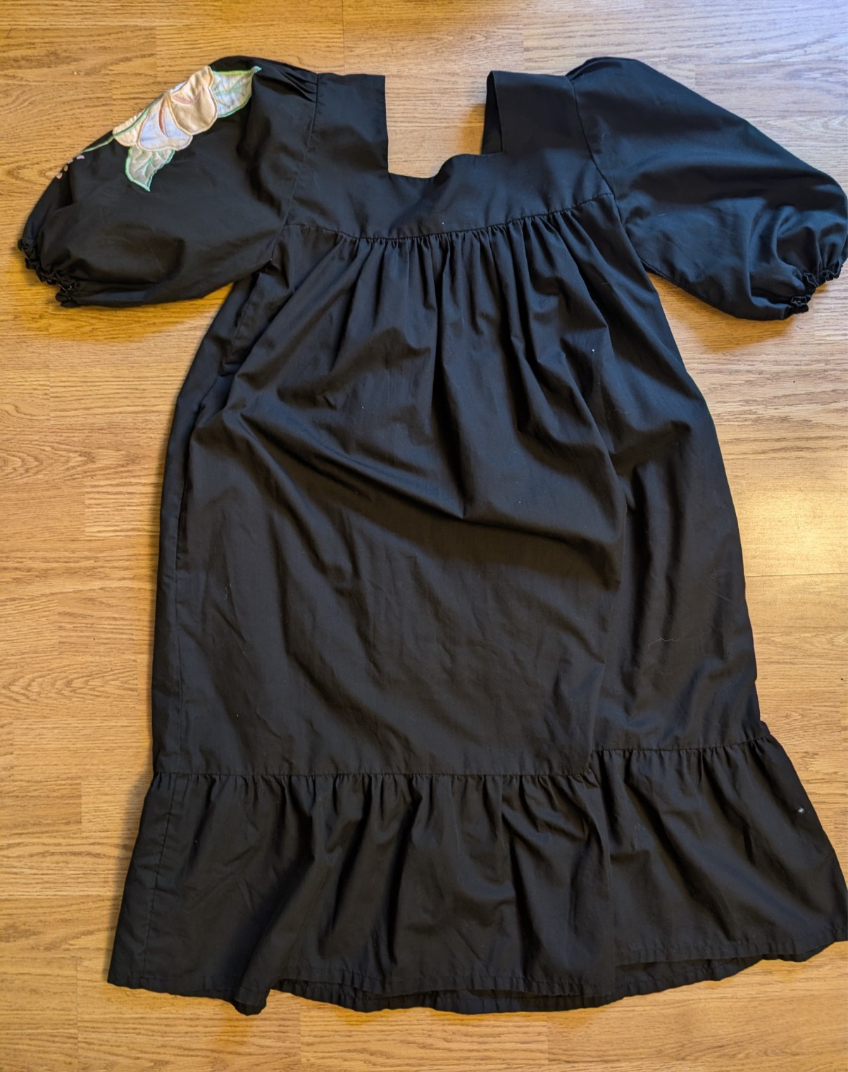 Vintage 1960s Women’s Midi Dress Caro of Honolulu Small Embroidered Puff Sleeves