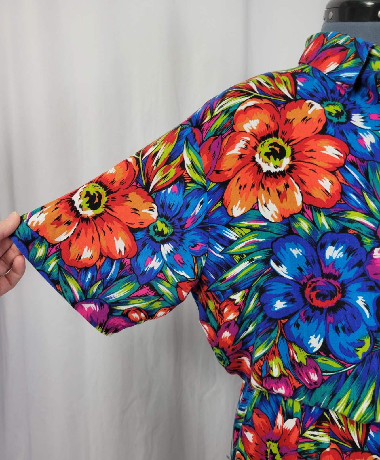 Vintage Grand Nouveau Bright Floral Top & Pleated High Waisted Shorts Size Large