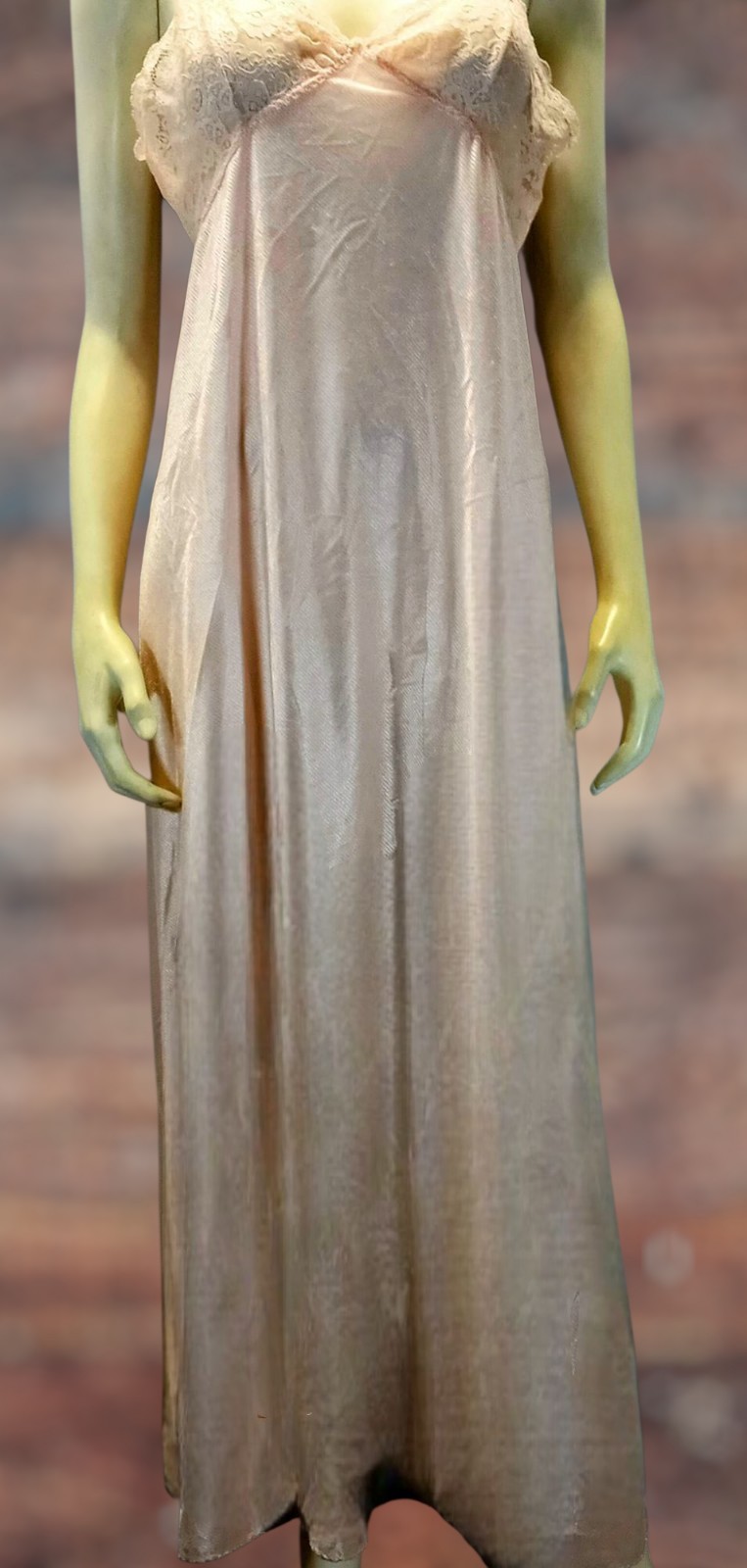 VTG „Ferrand Sanchez” by Vanity Fair Blush Silky Lace PEiGNOIR SET