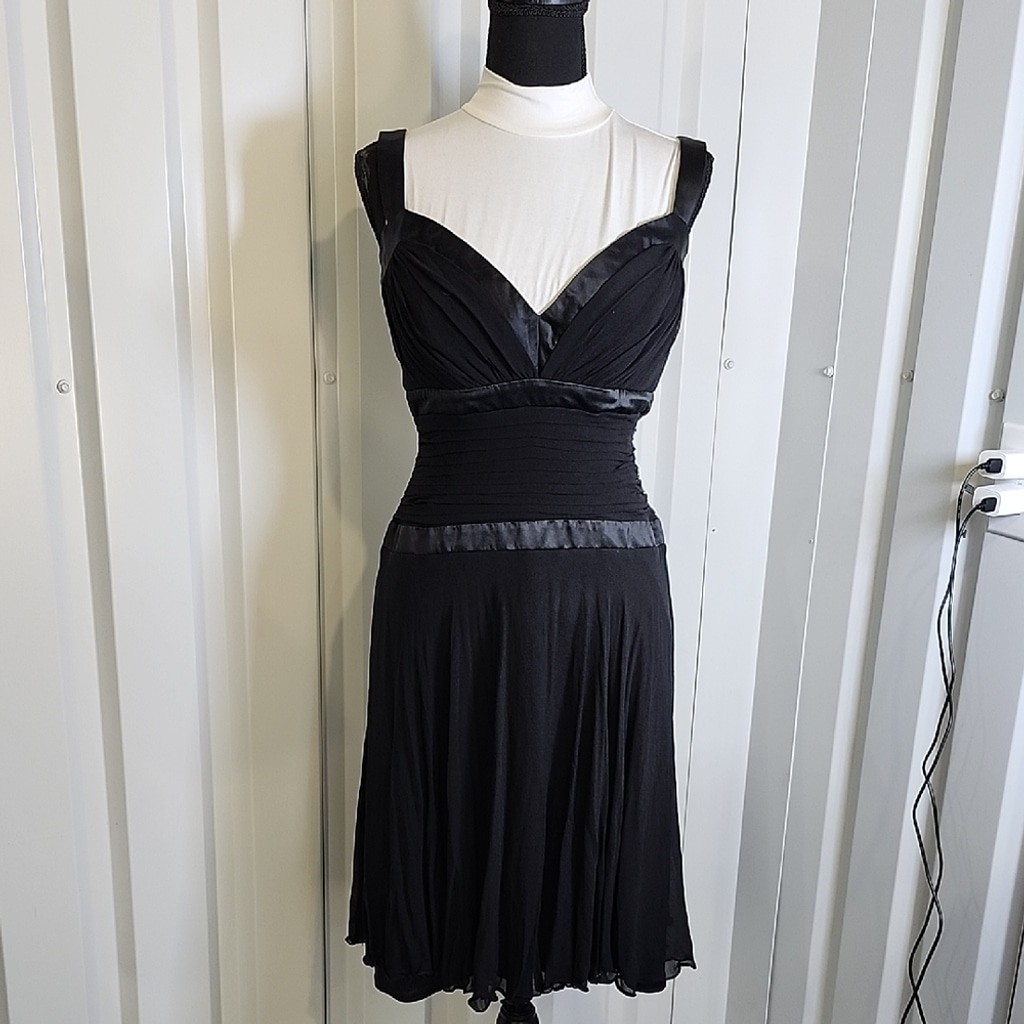 Tadashi Shoji Women’s Vintage Black Silk Cocktail Dress Size 8