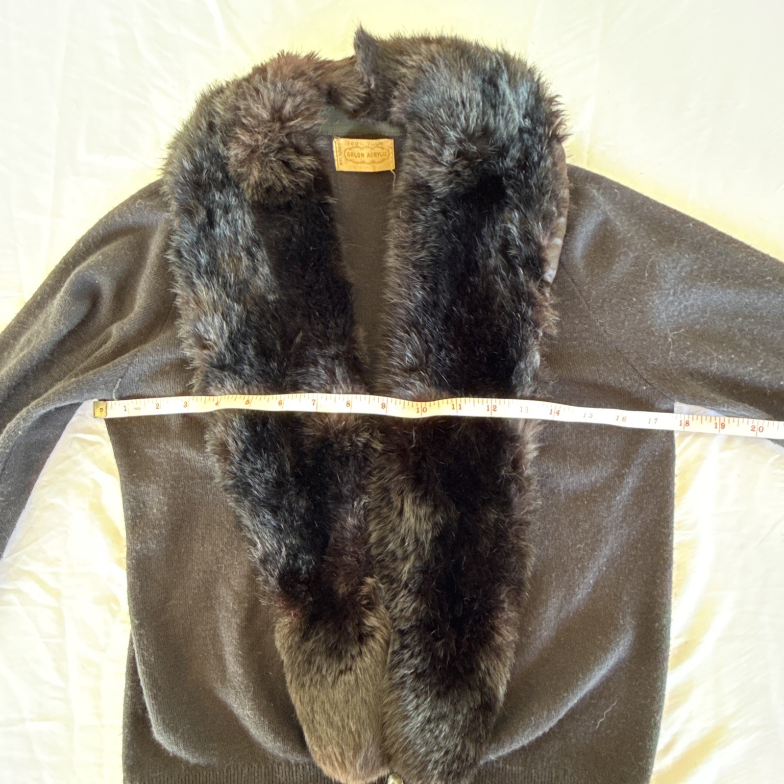 100 % Turbo Orlon Acrylic Knit Sweater with Fur Collar Size Small Vintage