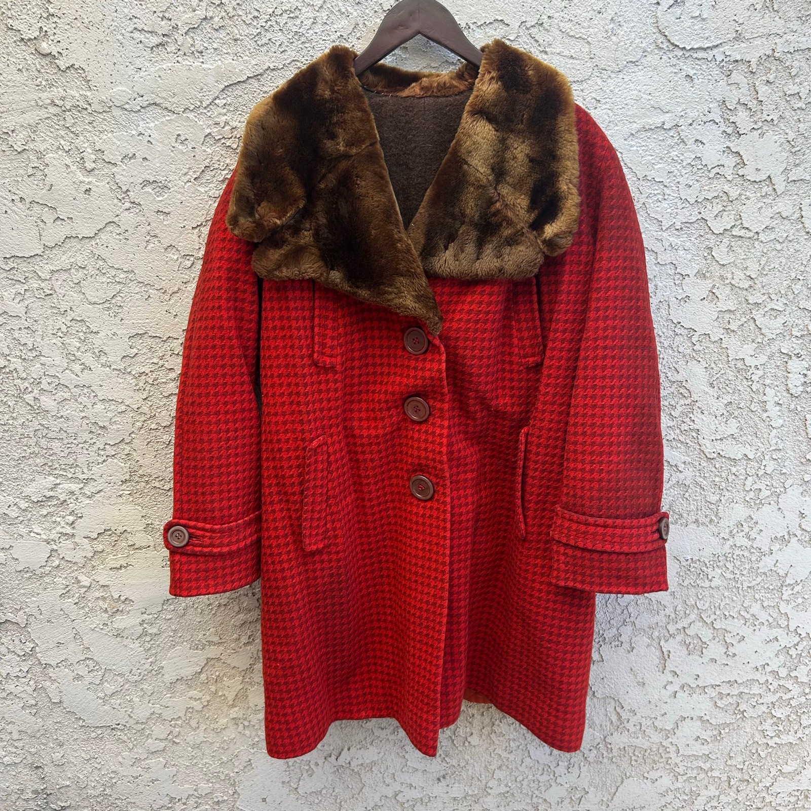 Vintage 1950s Red Houndstooth Coat Faux Fur Collar Size Women’s Medium