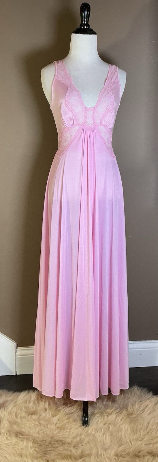 Olga Vintage 1970s Bodysilk Pink Nightgown W Lace Detail Sz Medium