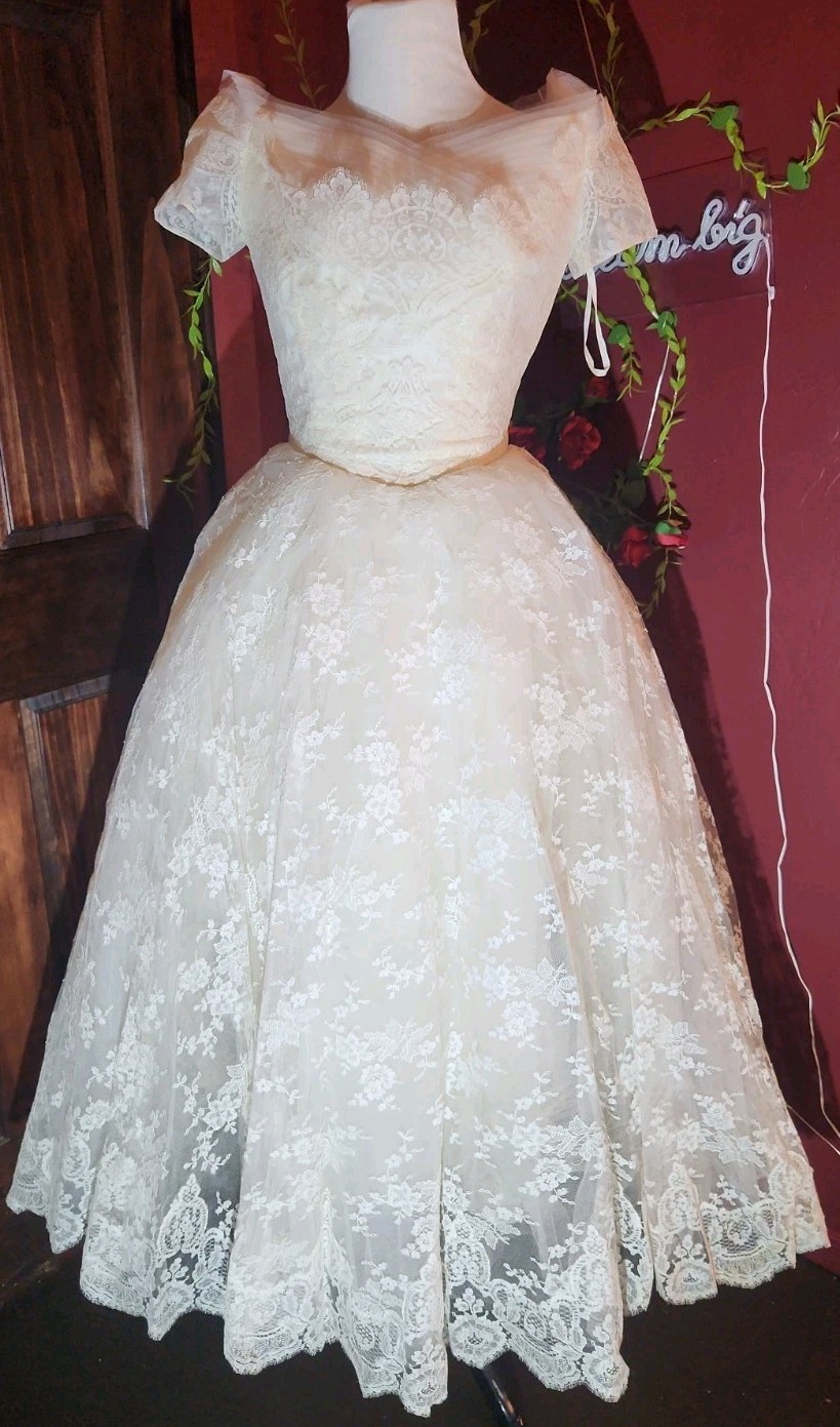 VTG 1950s Cahill Beverly Hills Dress & Veil Set