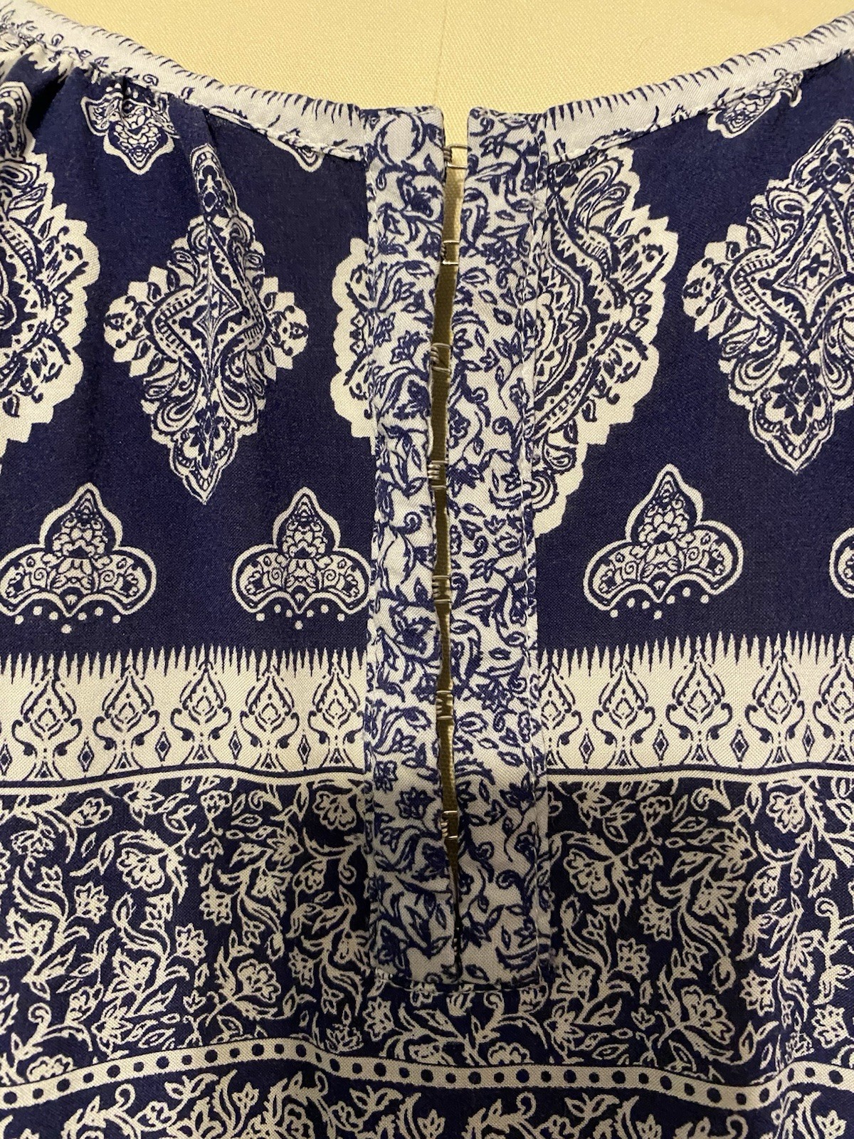 Women’s Rayon Bohemian Tunic Sz2 in blue & white w/open shoulder 3/4 sleeve