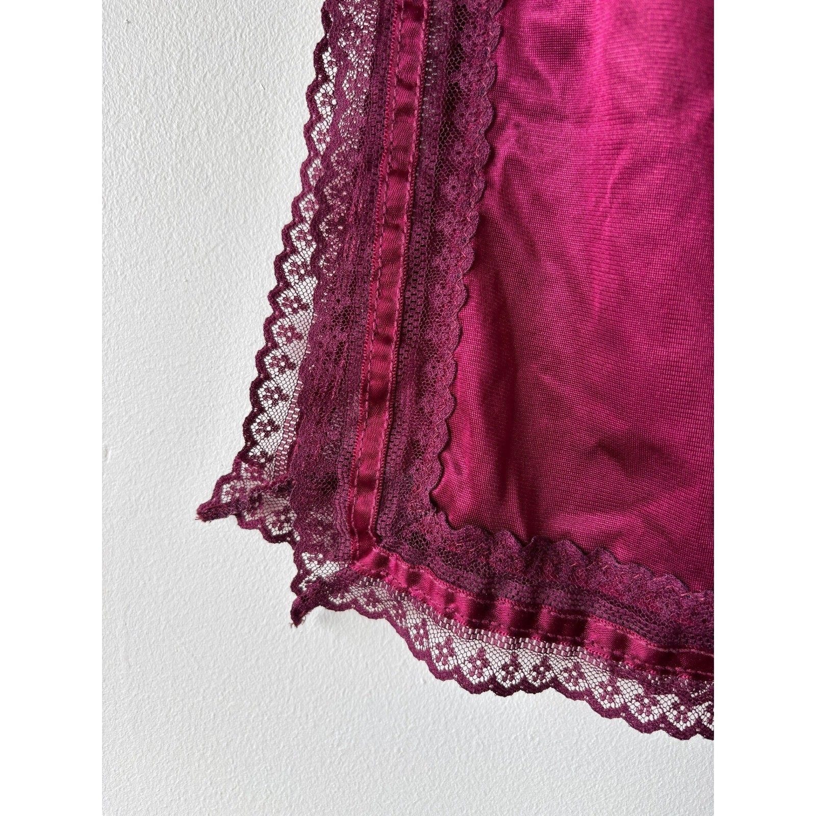 Vintage Flair Magenta Pink Lace Trim Half Slip ILGWU Made in USA Medium 4355