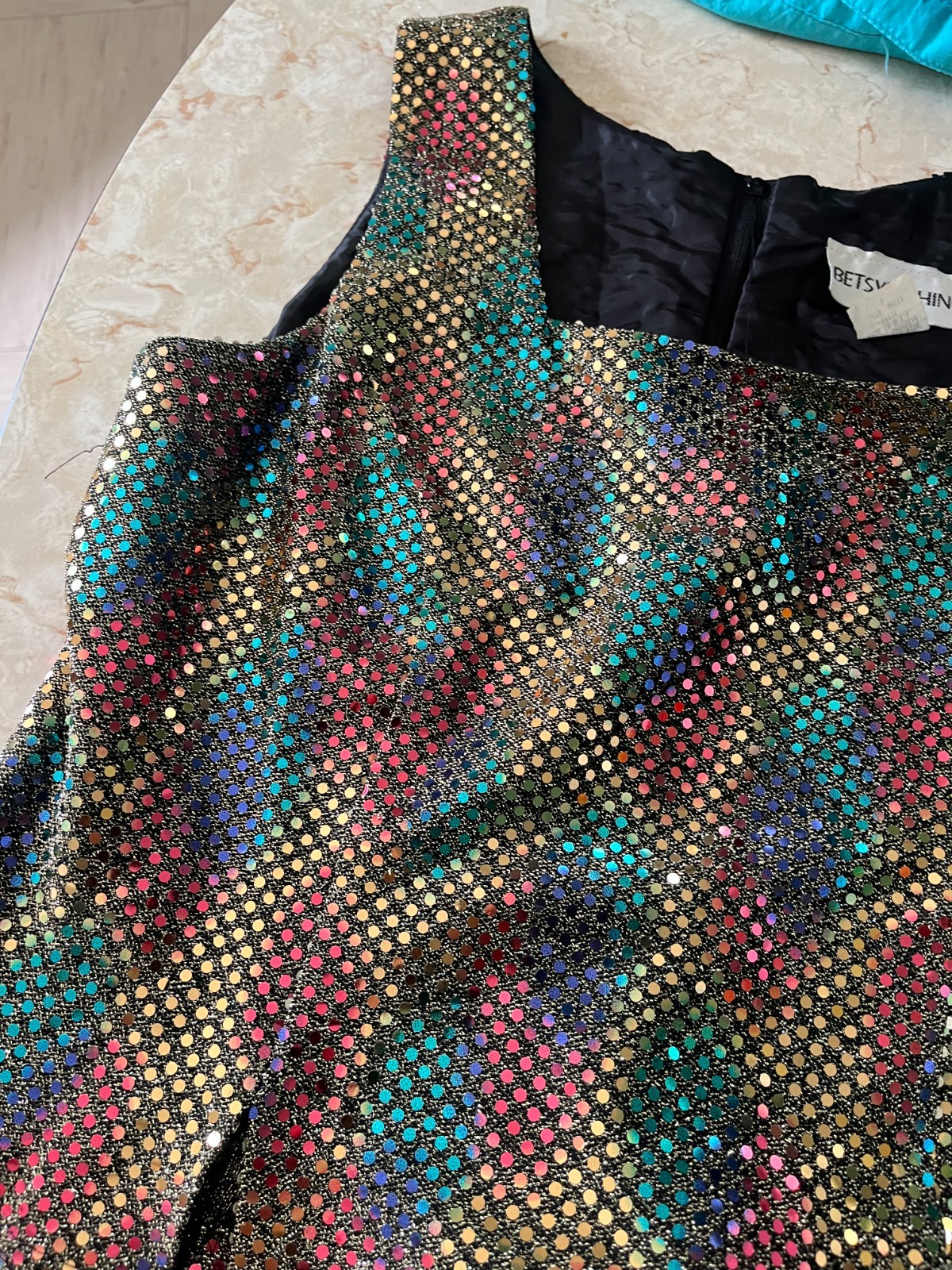 VTG Betsy’s Things Sz M Iridescent Sparkle Split Hem Sparkle Tank